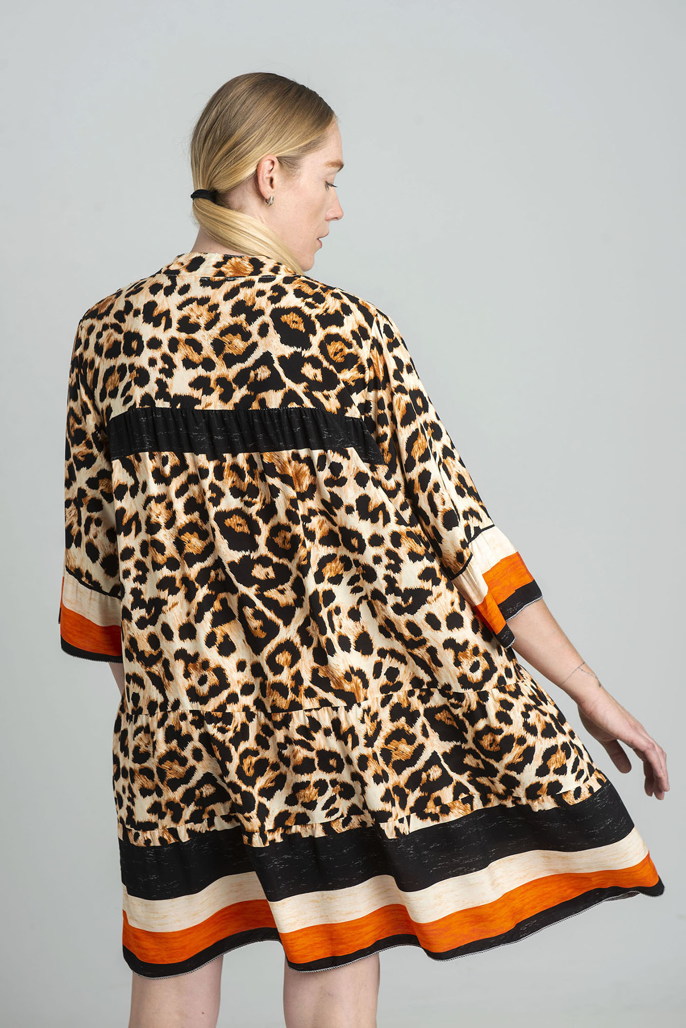 Beige loose leopard print dress