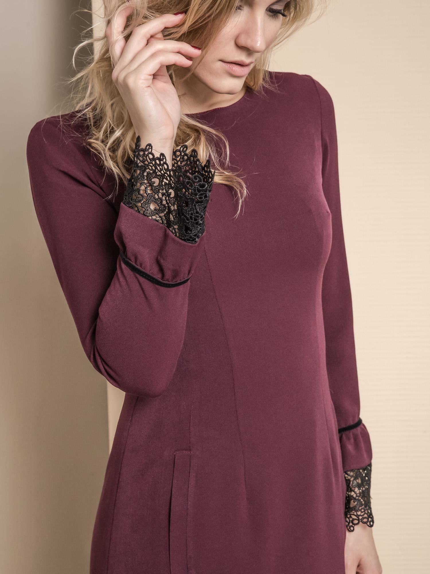 MISS CITY DRESS WITH LACE AT THE SLEEVES PURPLE