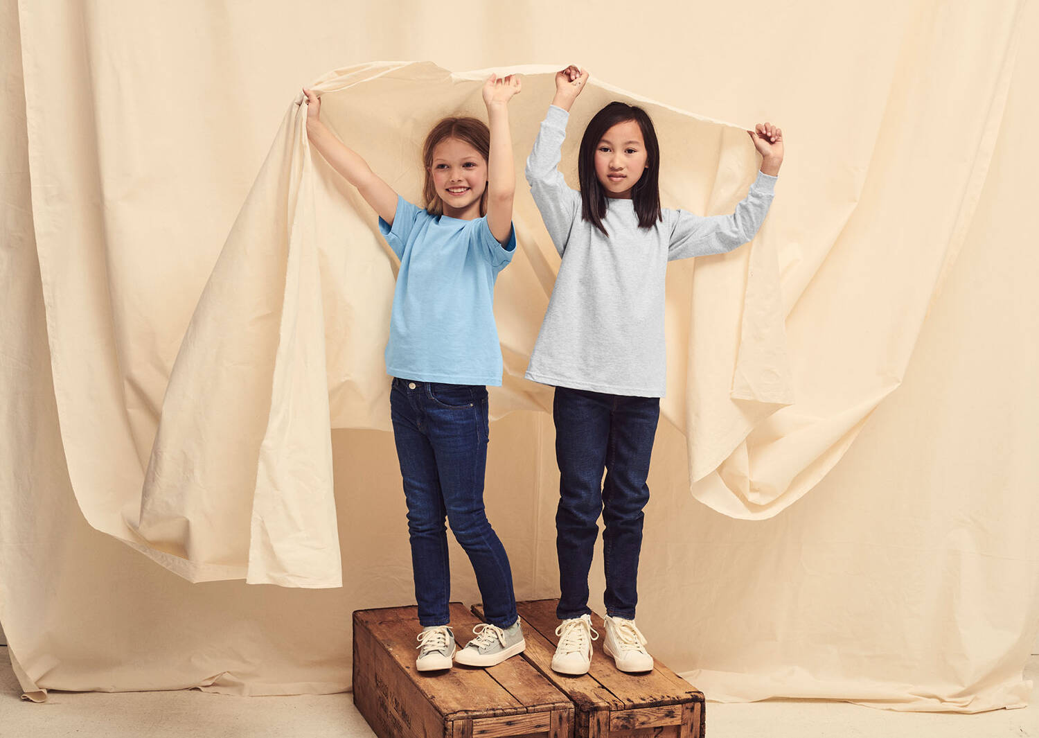 Szara koszulka dziecięca Valueweight Fruit of the Loom