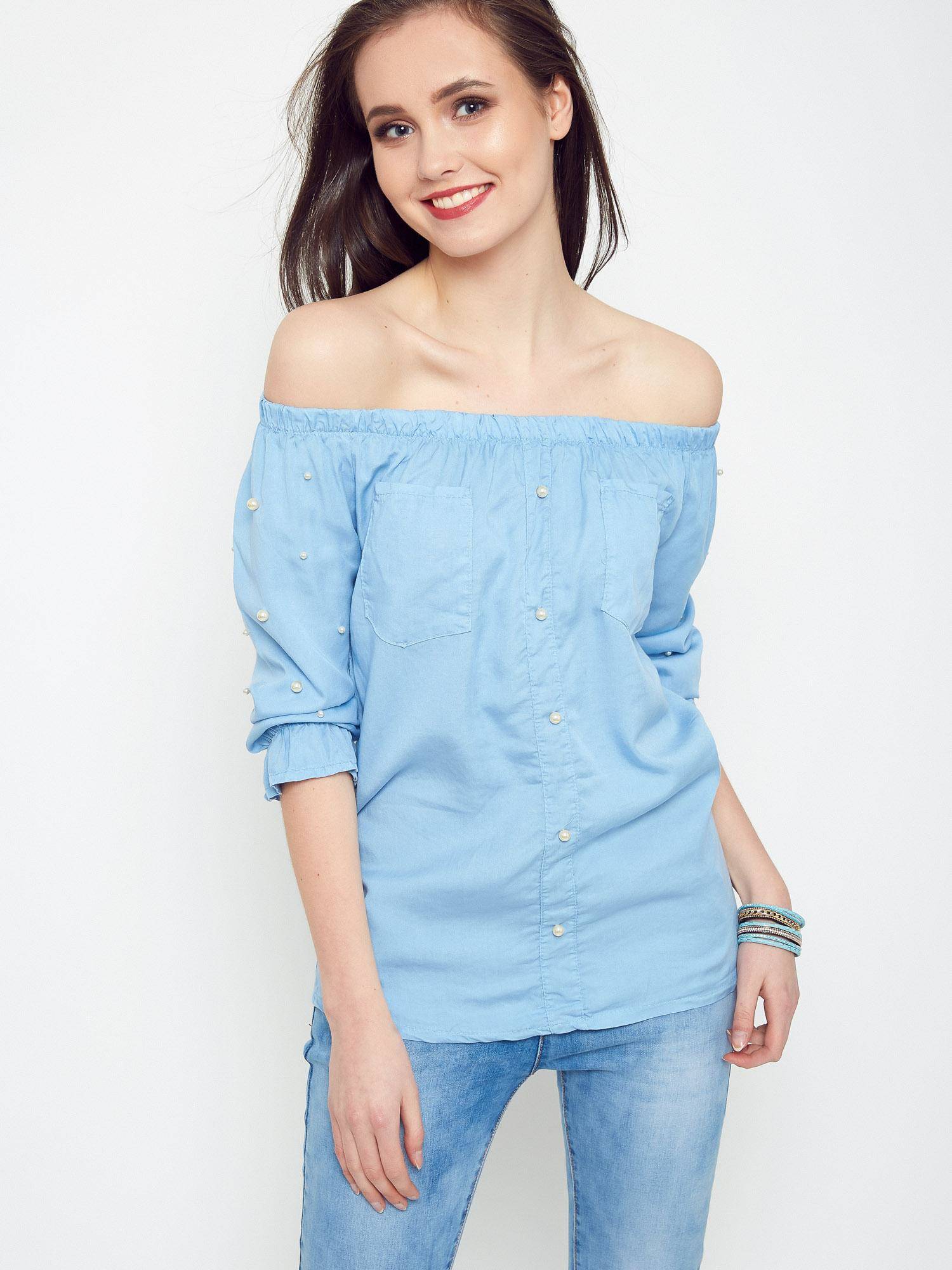 Blouse with pearls revealing shoulders blue