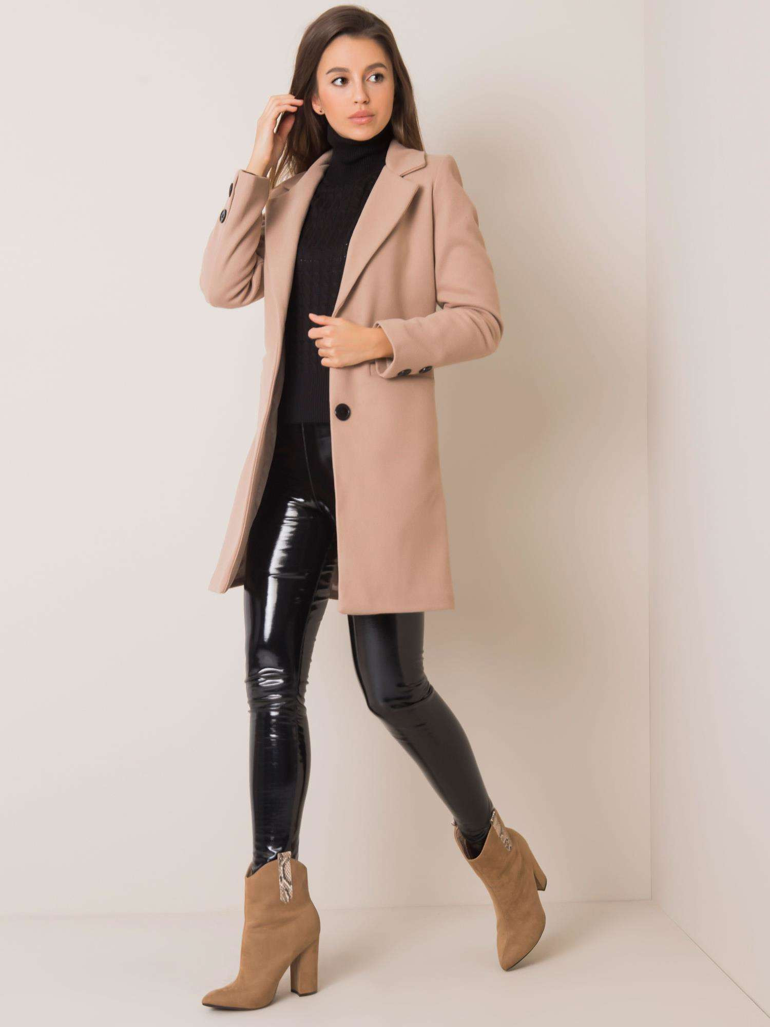 Beige coat Yups cwd0449. R40