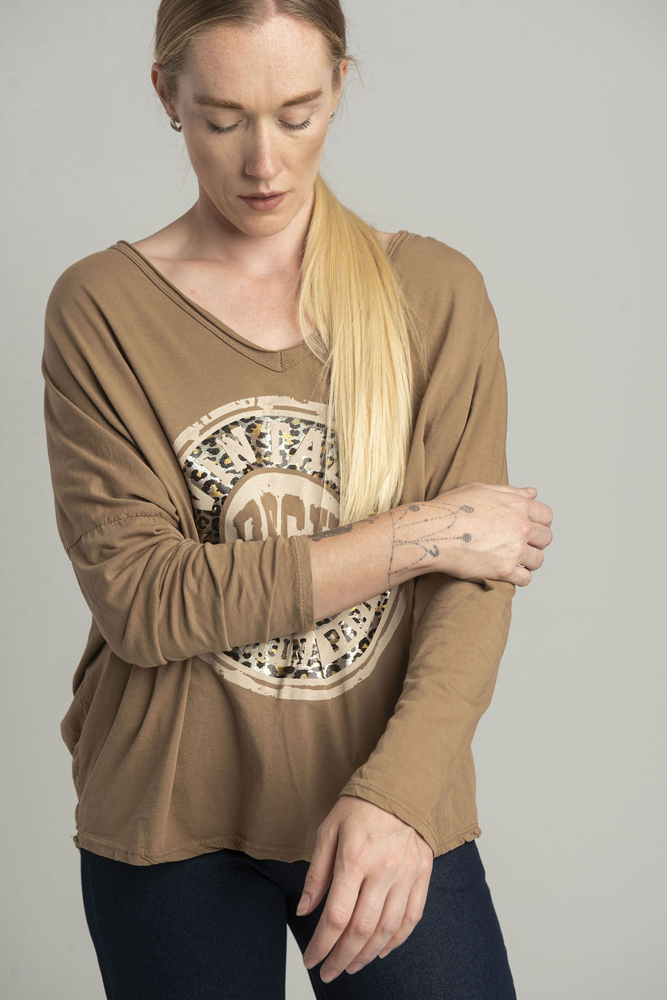 Camel oversize blouse with a shiny print