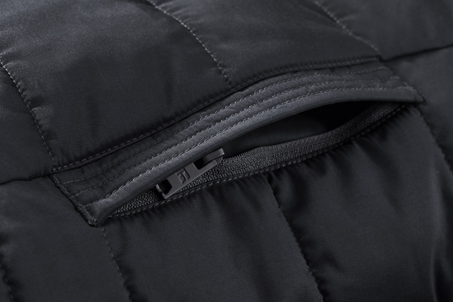 Men&#039;s Black Cross Jacket Russell