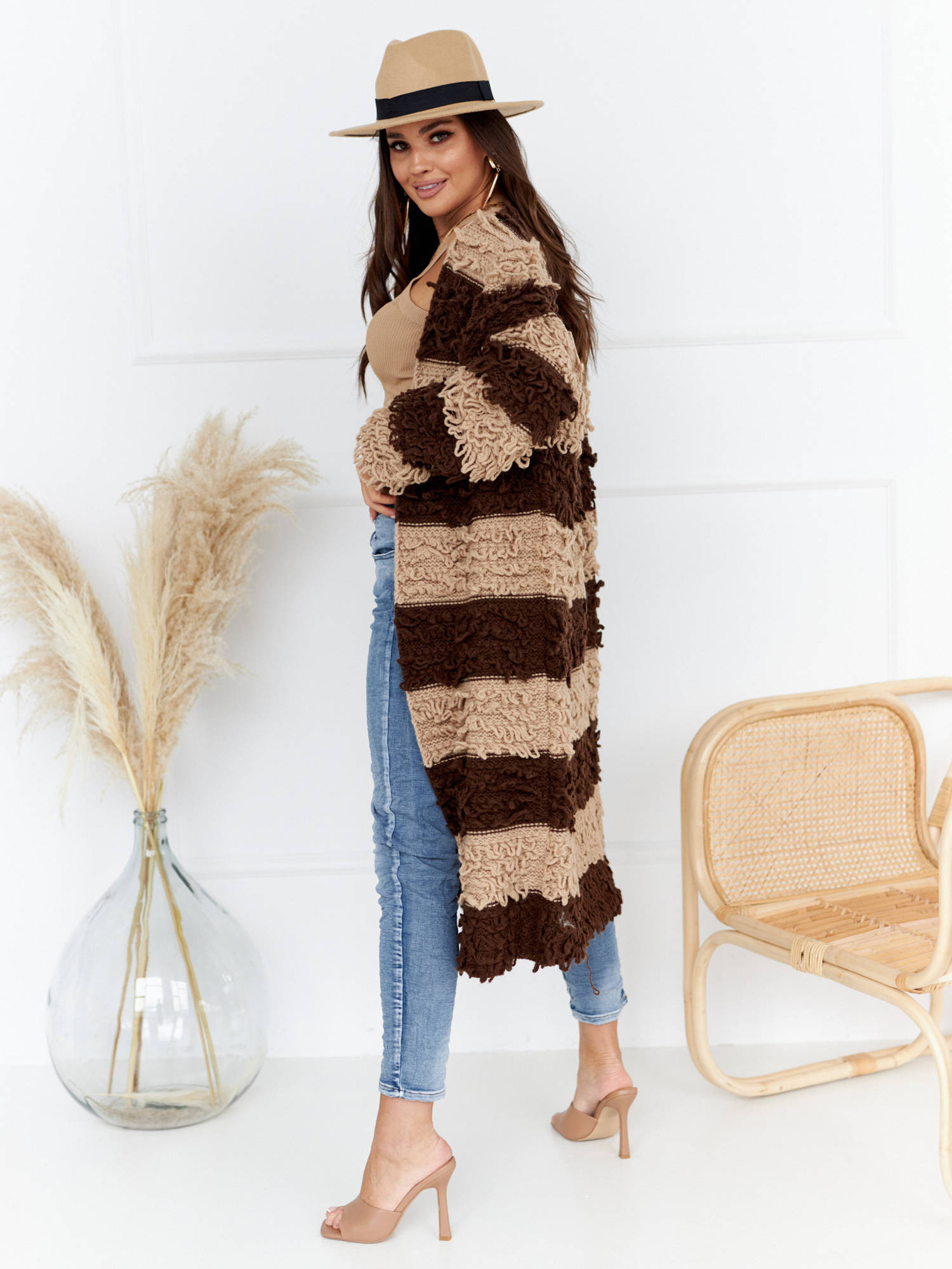 Brown cardigan By o la la cxp1050. R00