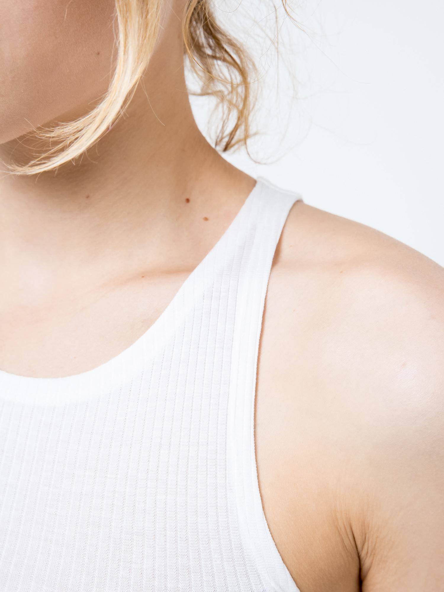 Top ribbed white