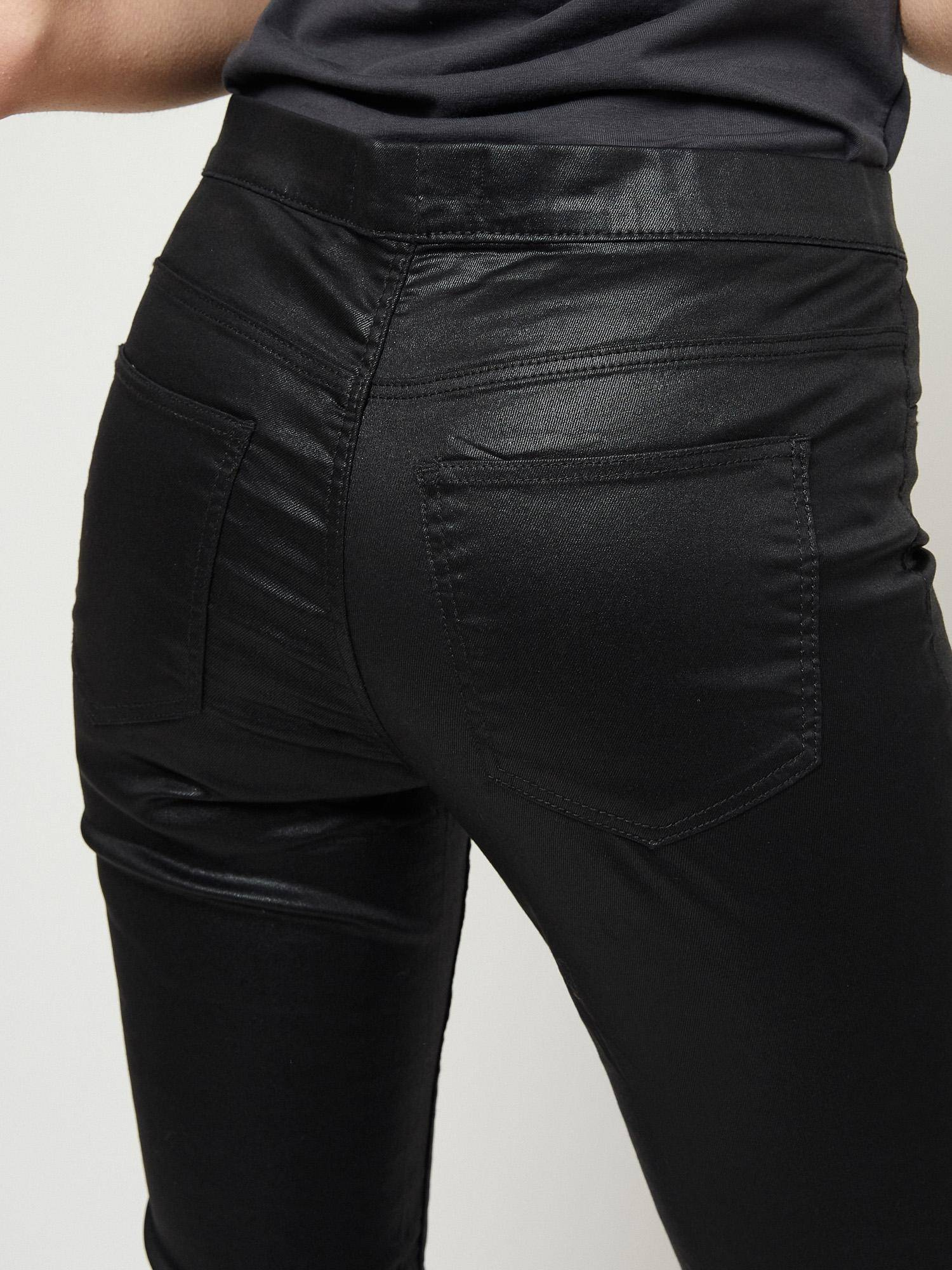 Black Treggins Yups cmu0410. R21