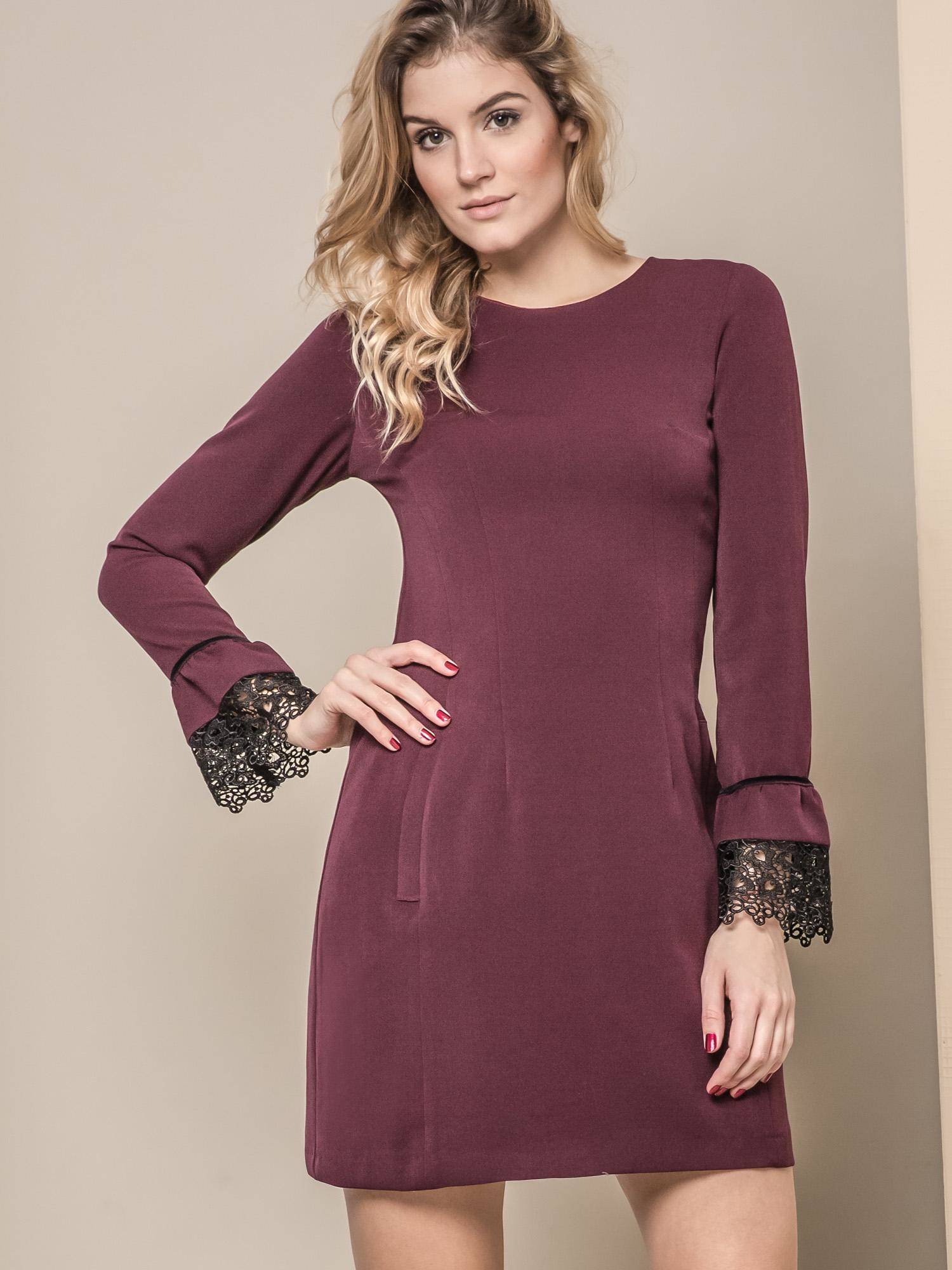Levně MISS CITY DRESS WITH LACE AT THE SLEEVES PURPLE