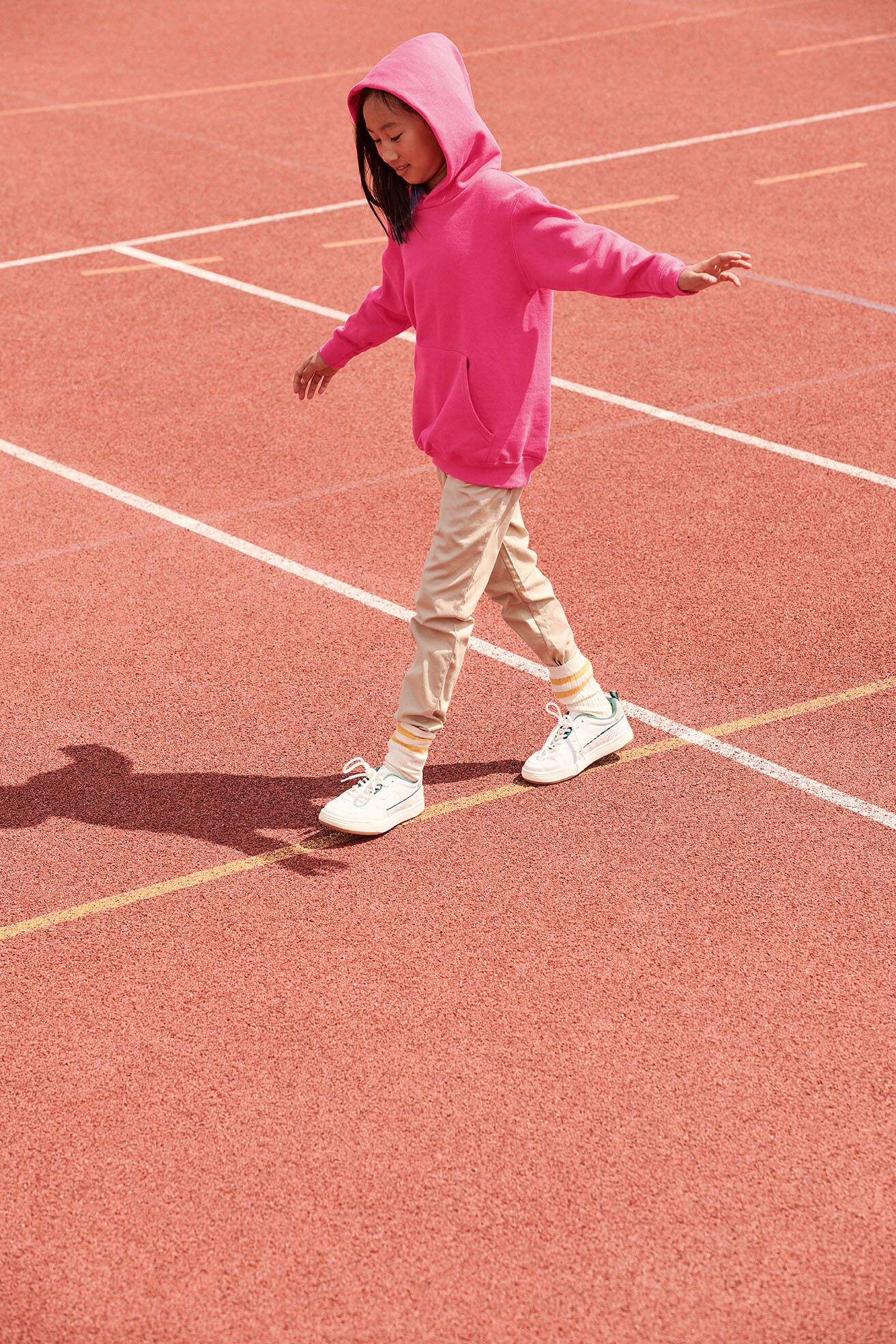 Pink children's sweatshirt Classic kangaroo Fruit of the Loom