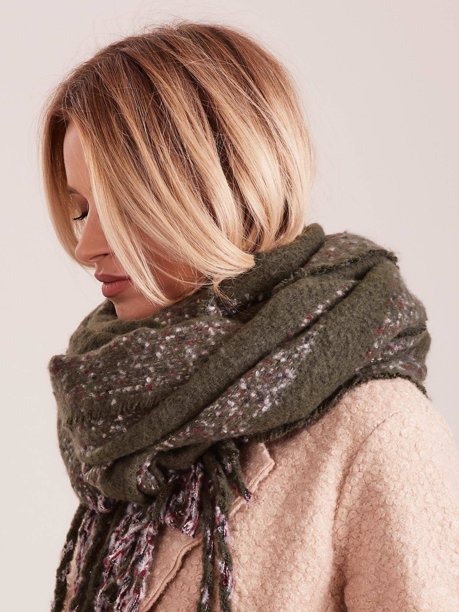 Striped scarf with fringe green