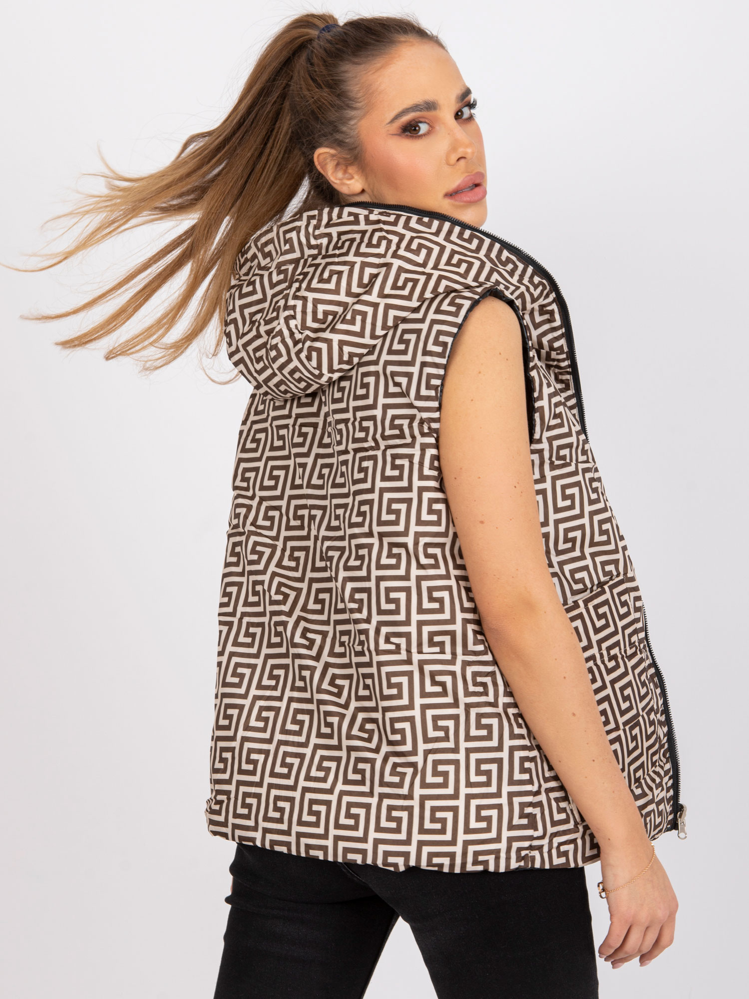 Black vest Yups cx4291. R21