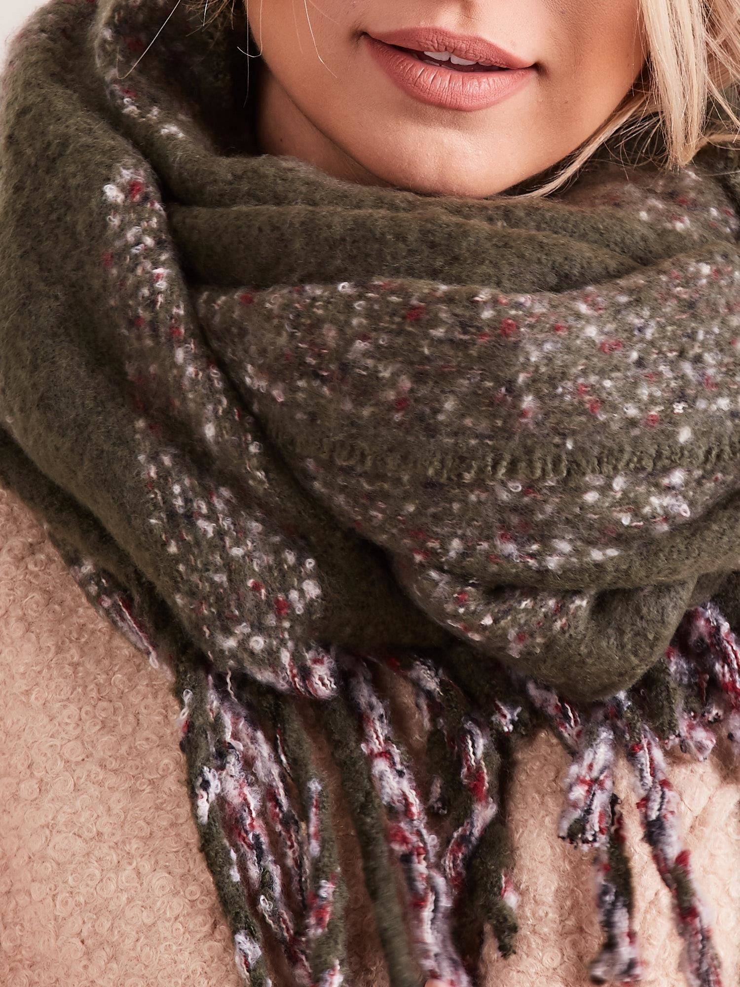 Striped scarf with fringe green