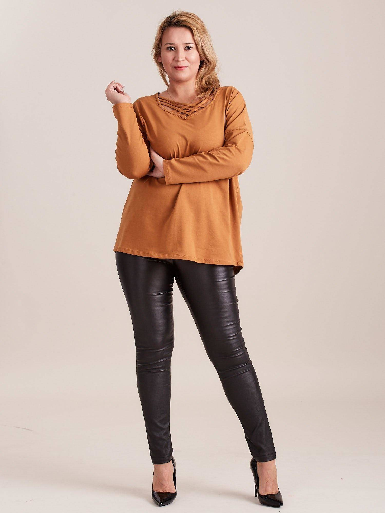 Blouse with a braided neckline brown