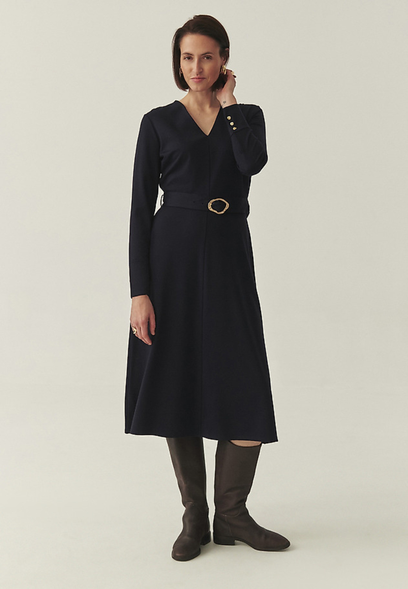 Тъмносина миди рокля с колан Bomi Tatuum