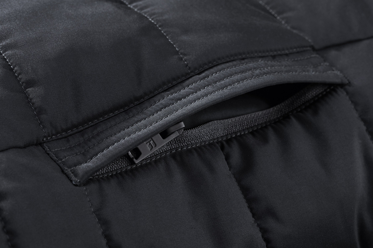 Men&#039;s Black Cross Jacket Russell