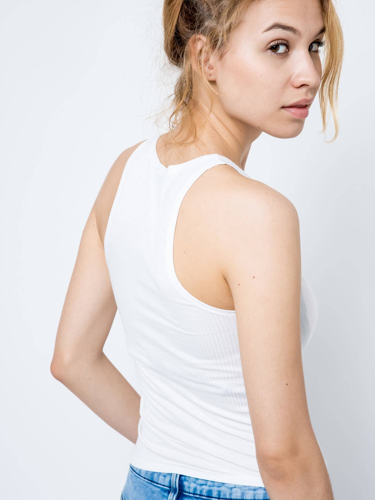 Top ribbed white