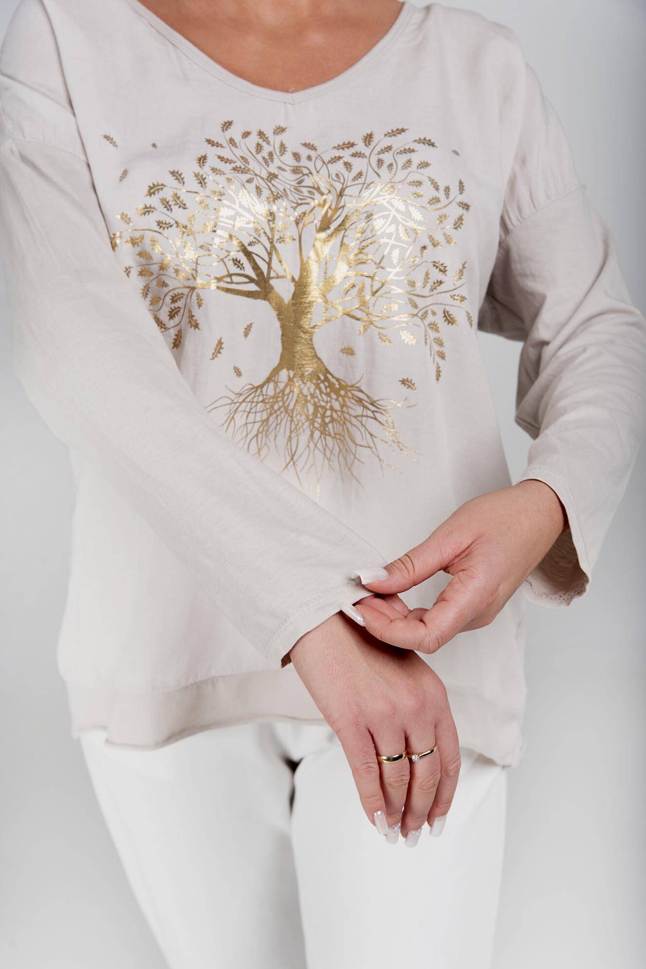 Beige blouse with a print with an admixture of linen