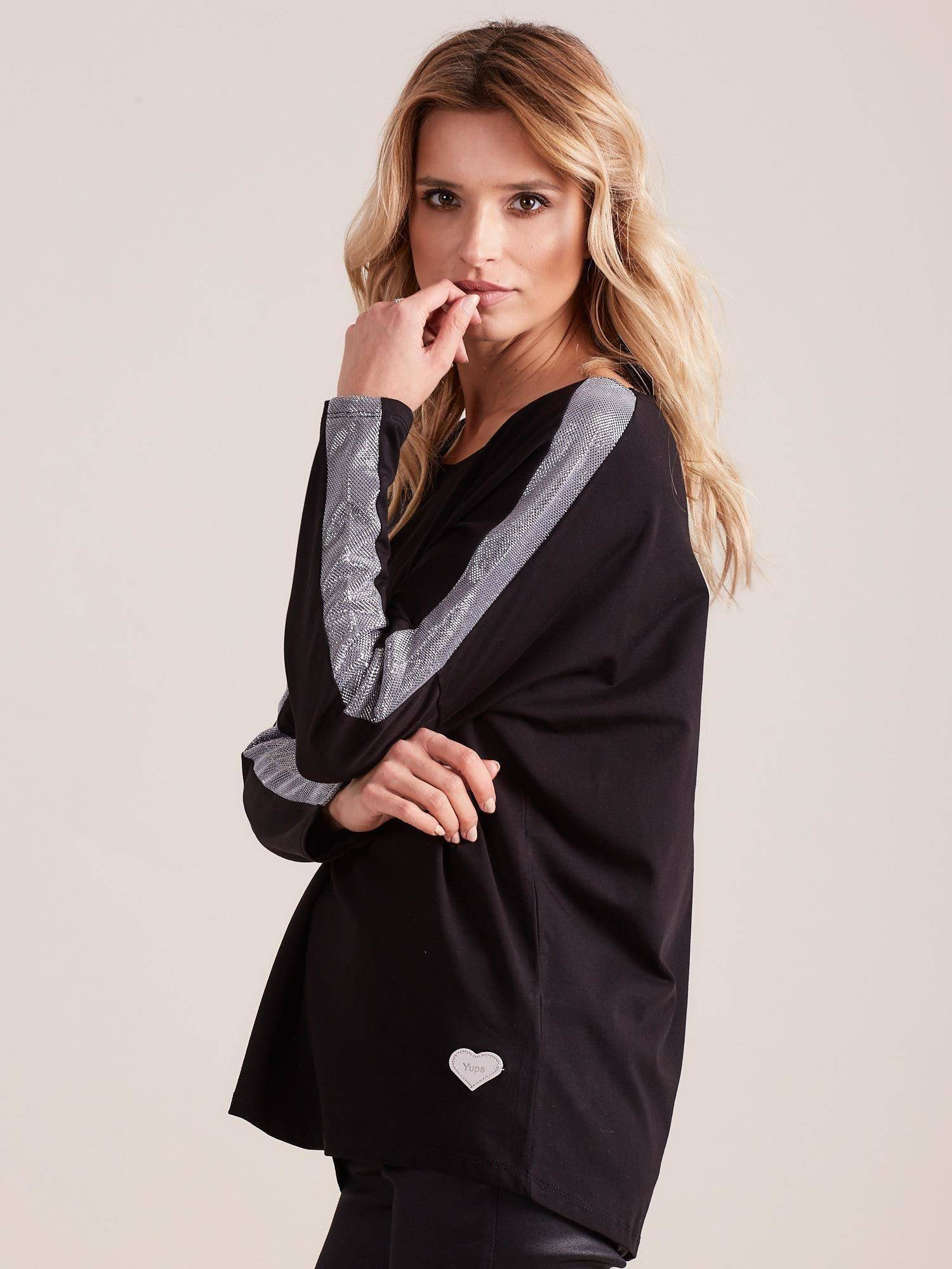Wide-cut blouse with decorative pocket, black