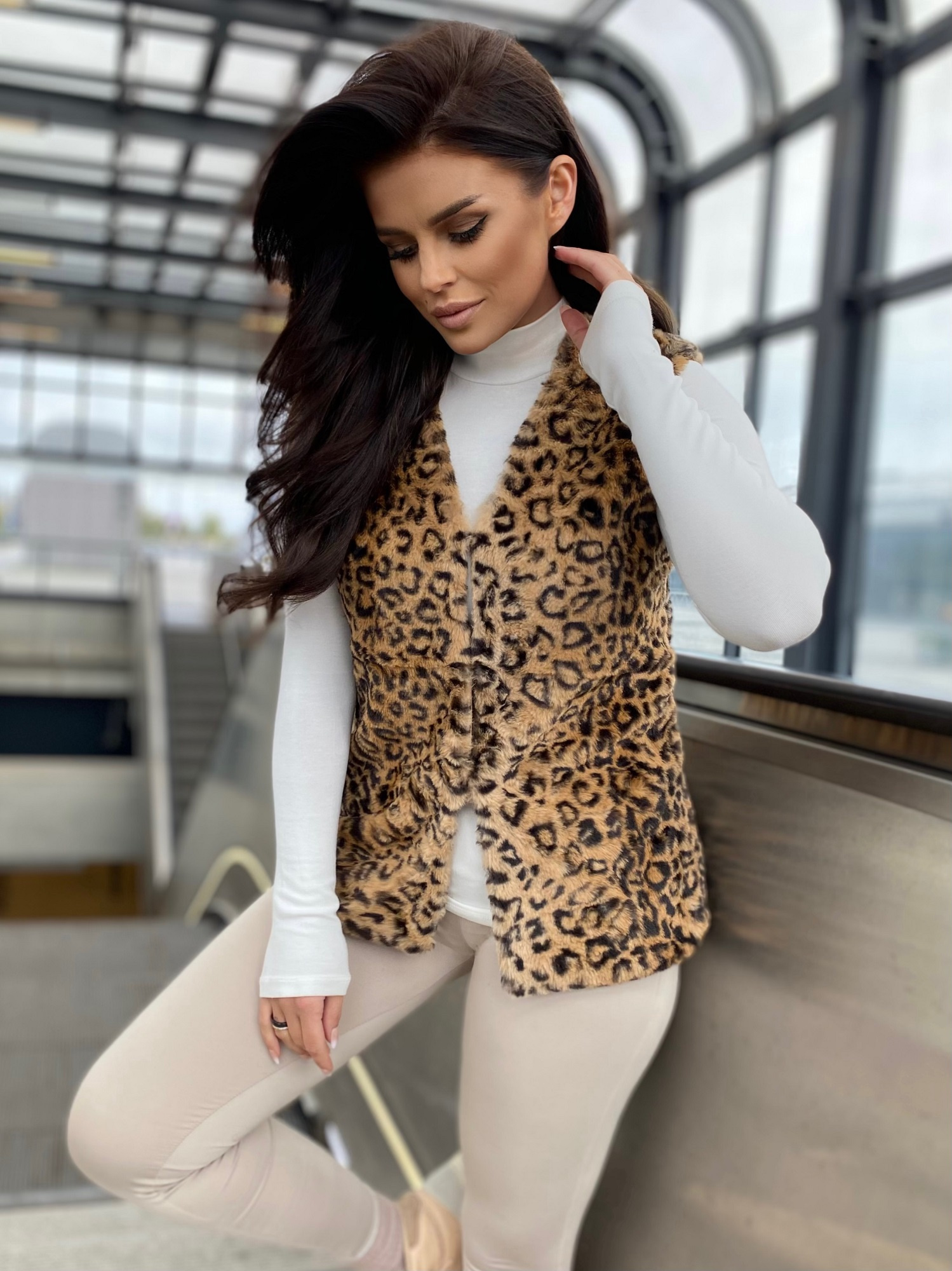 Brown vest Yups DT-031. R59