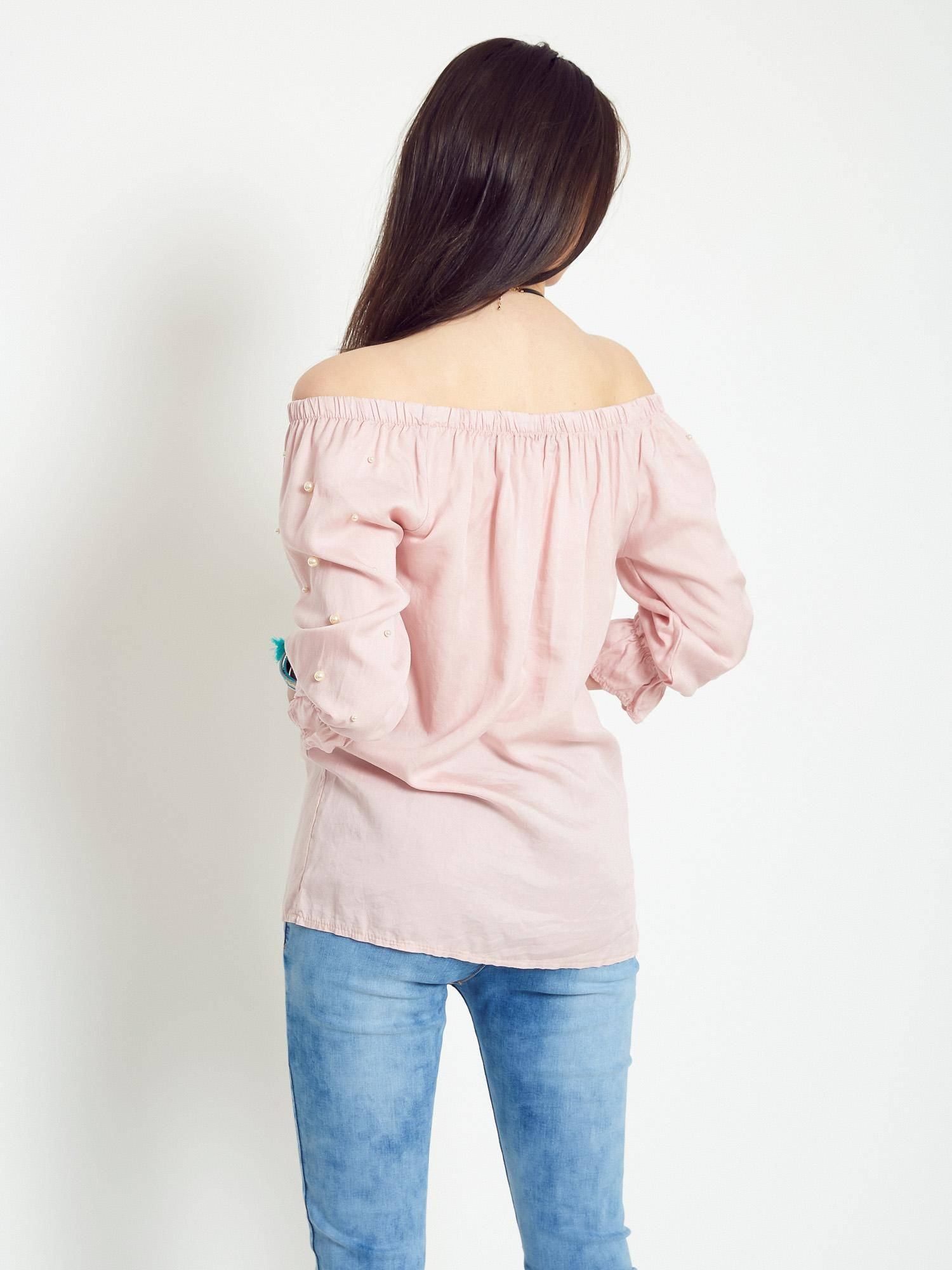 Blouse with pearls revealing shoulders light pink