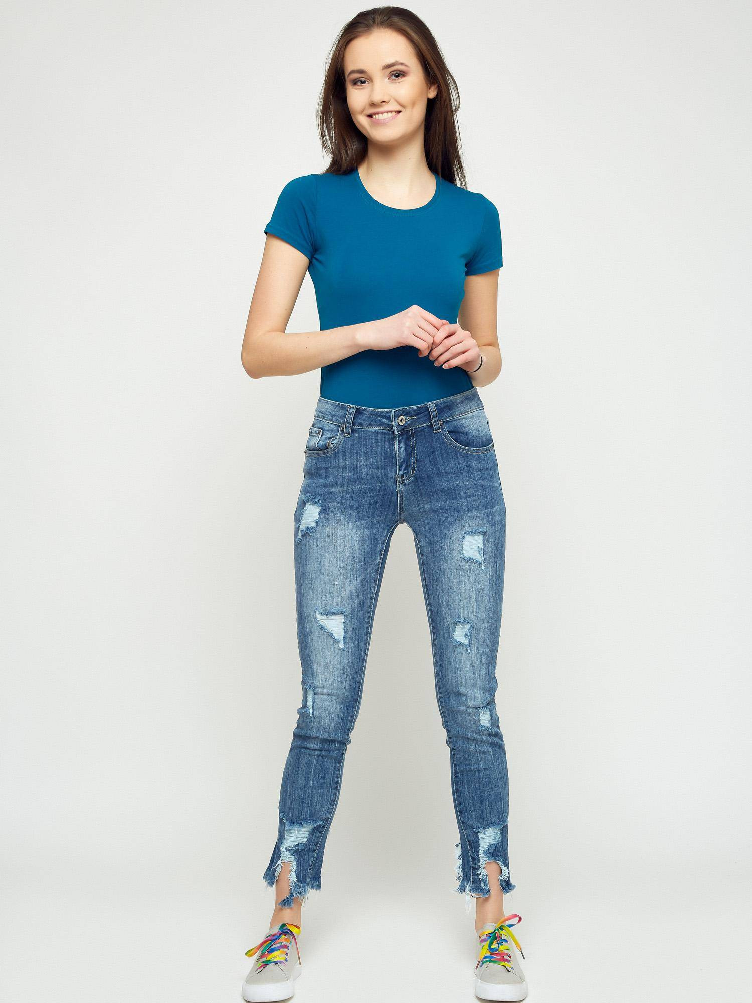 Jeans with tears and decorative zipper blue