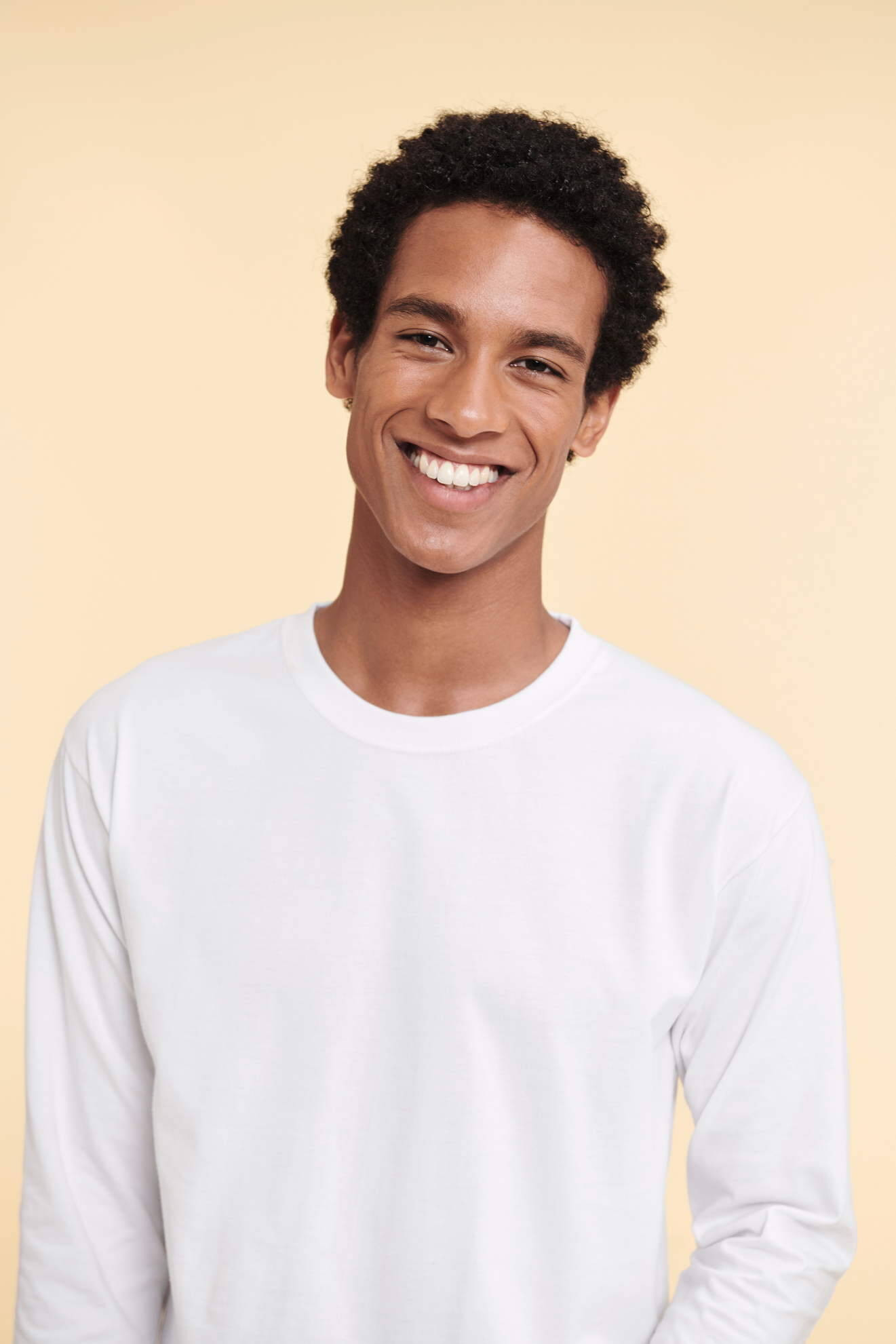 White Men's T-shirt Iconic 195 Ringspun Premium Fruit of the Loom