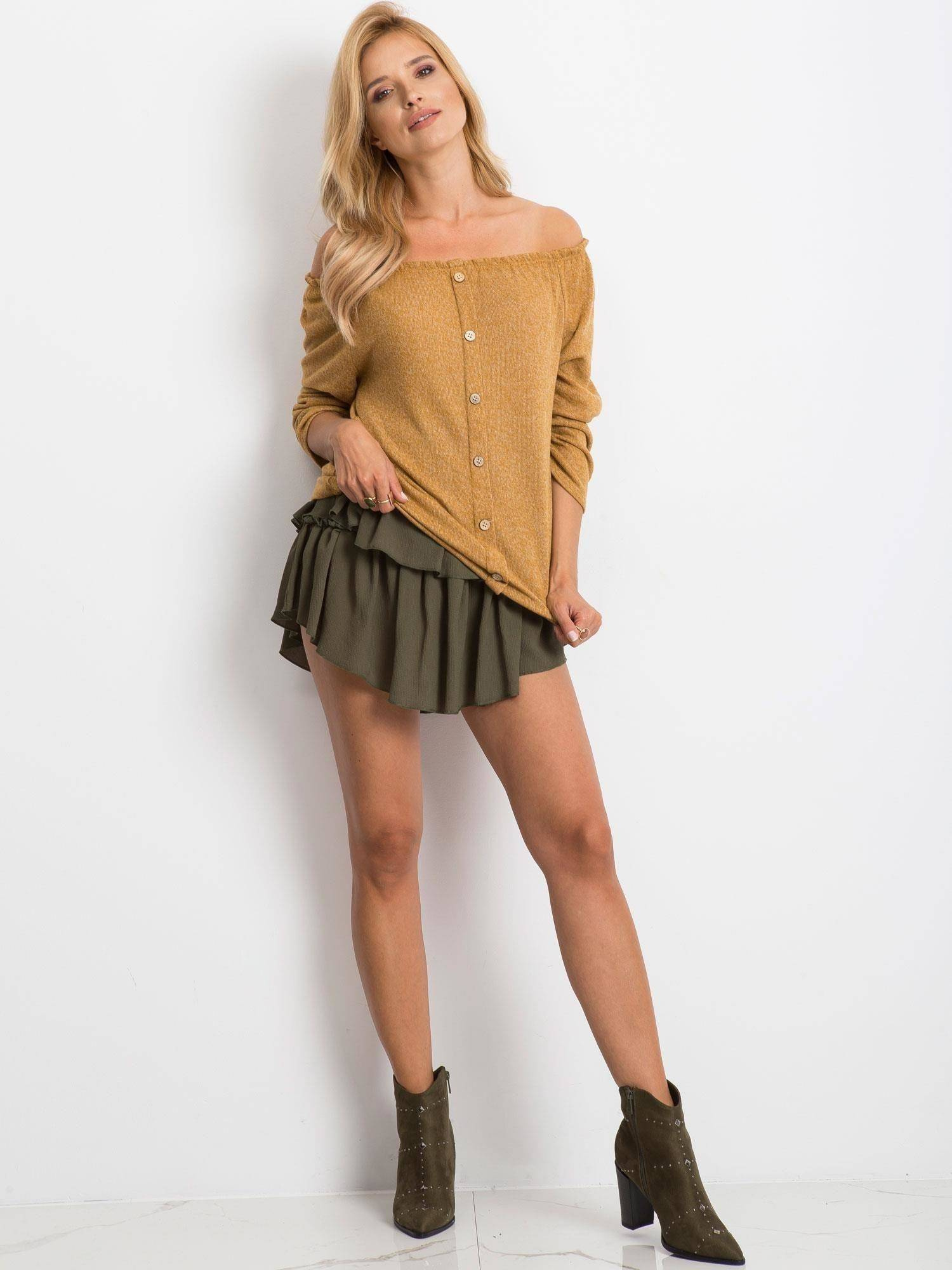 Blouse decorated with buttons at the front mustard
