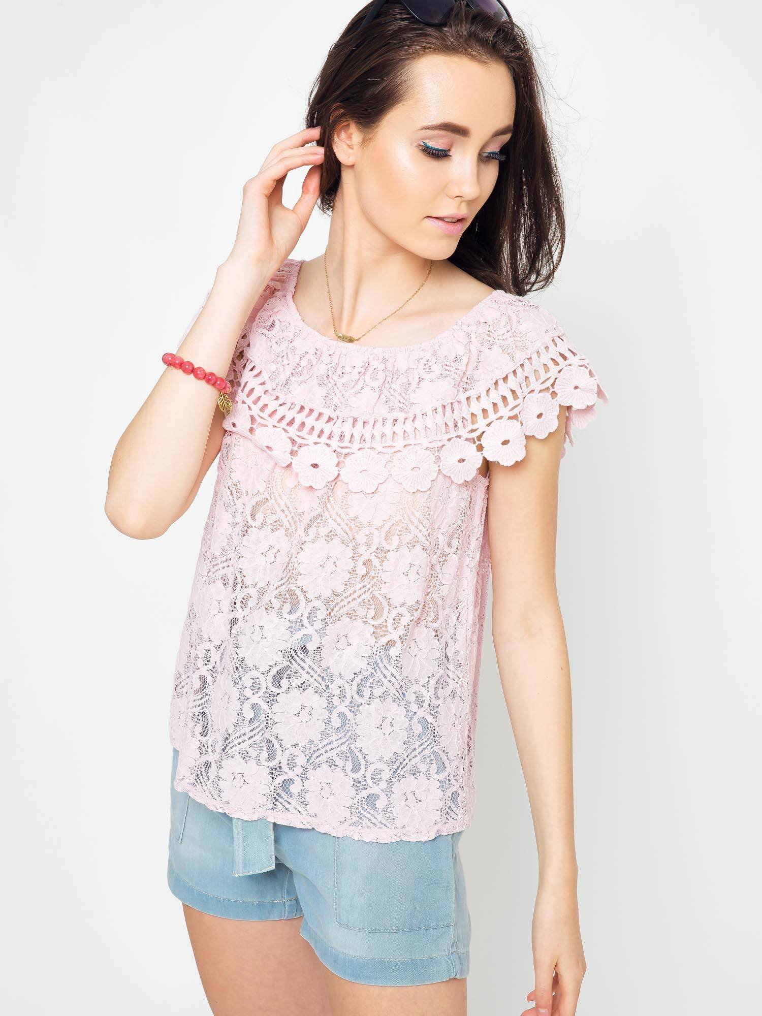 Lace blouse with Spanish neckline pink
