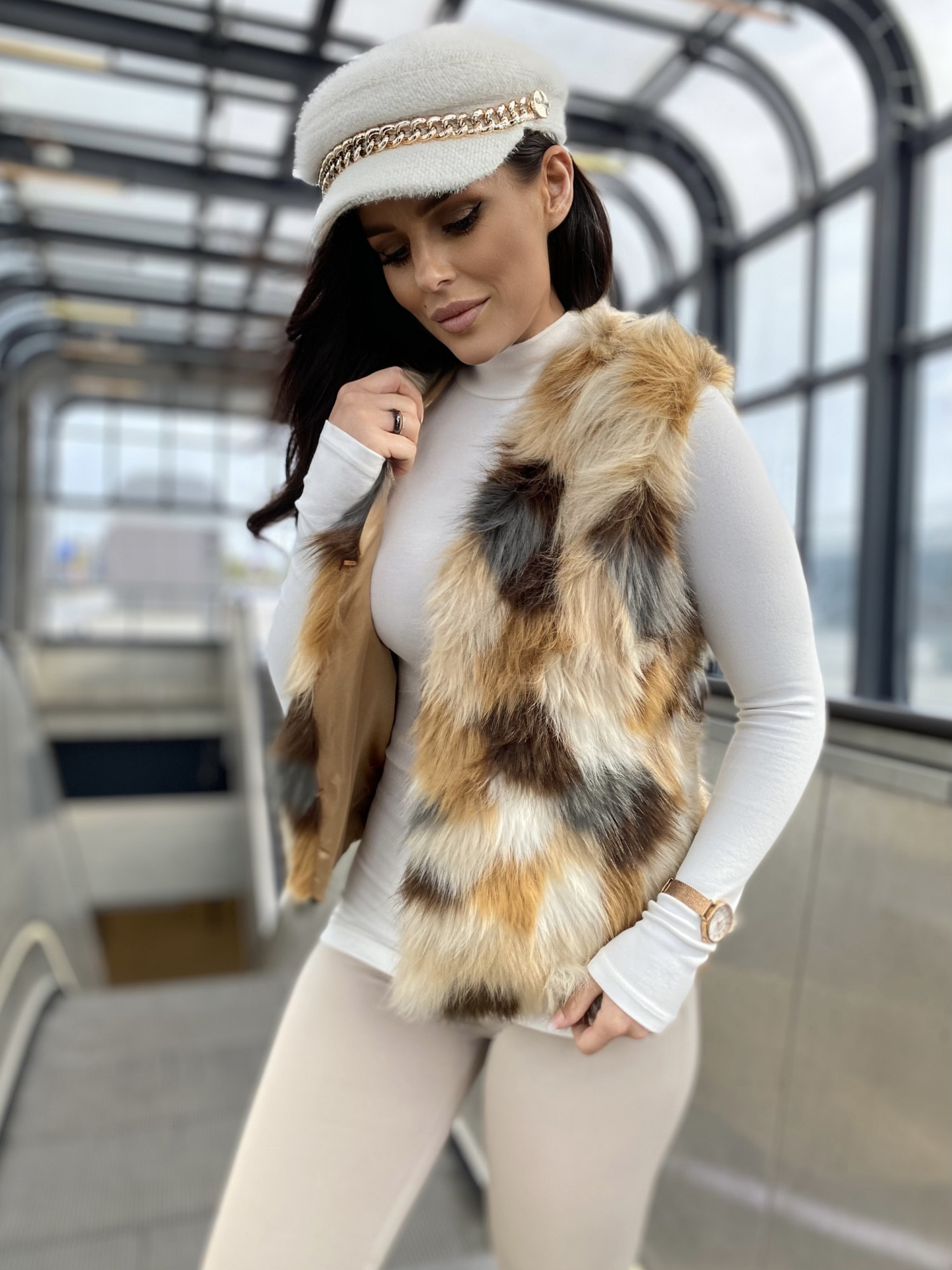 Brown vest Yups DT-025. R00