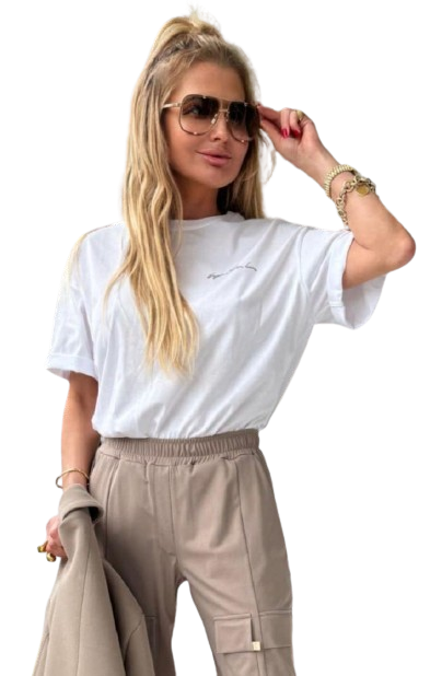 White blouse with the inscription By o la la