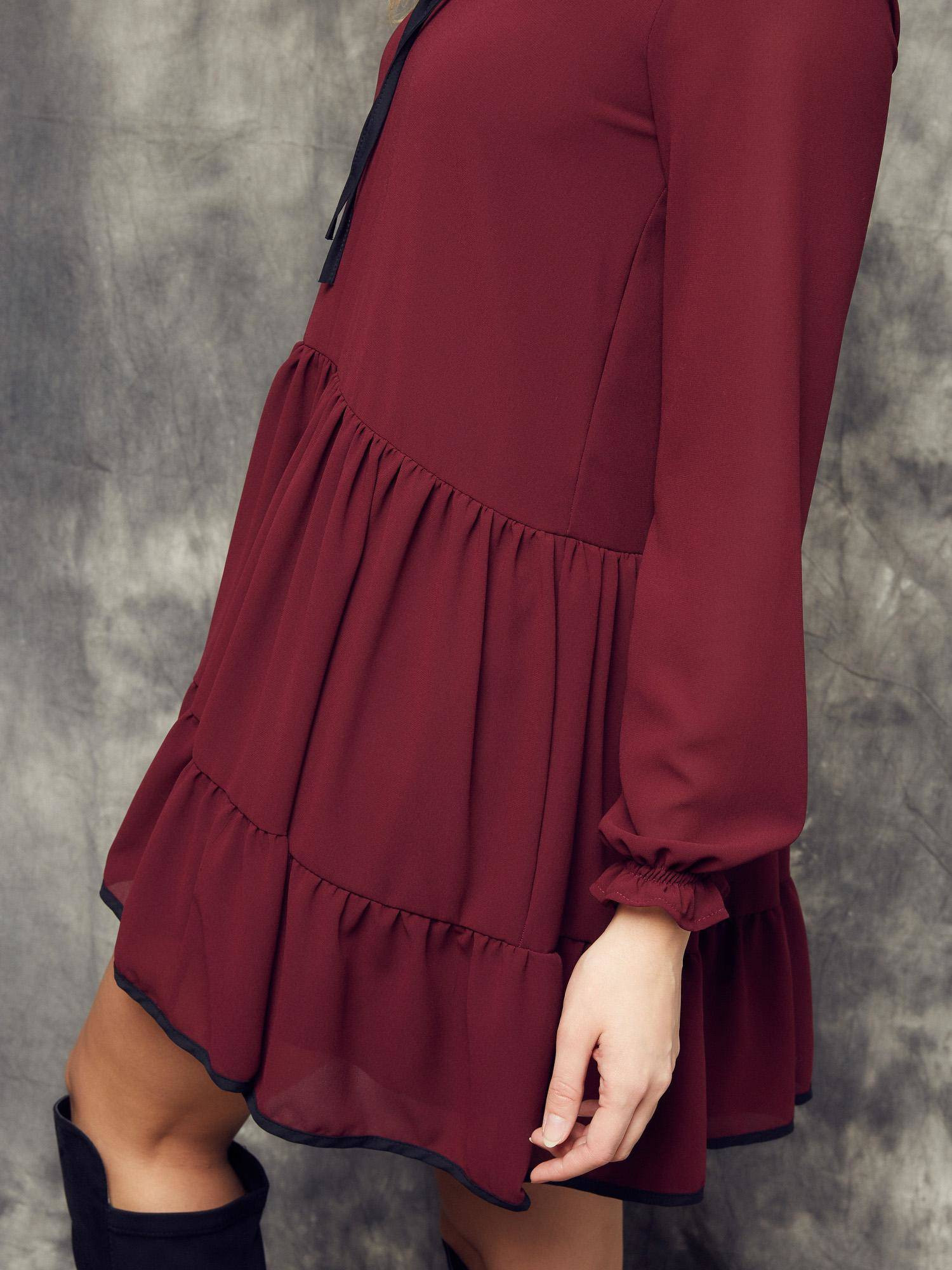 Cocomore Boutiqe dress with stand-up collar and ruffles burgundy