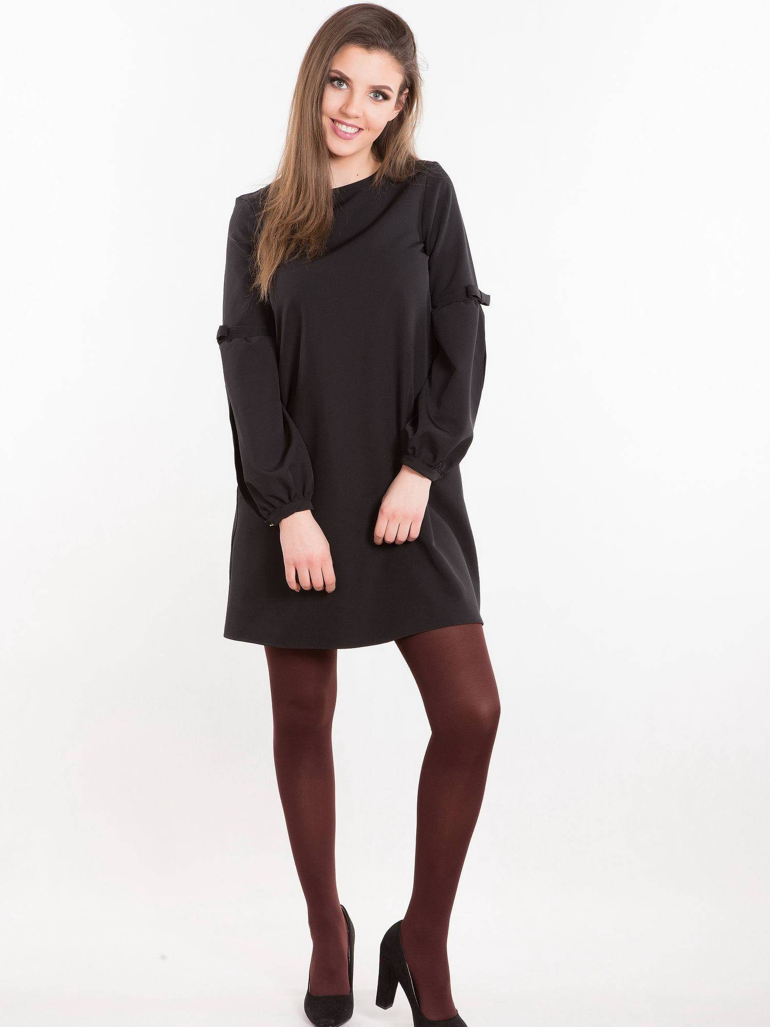 Dress decorated with slits on the sleeves black