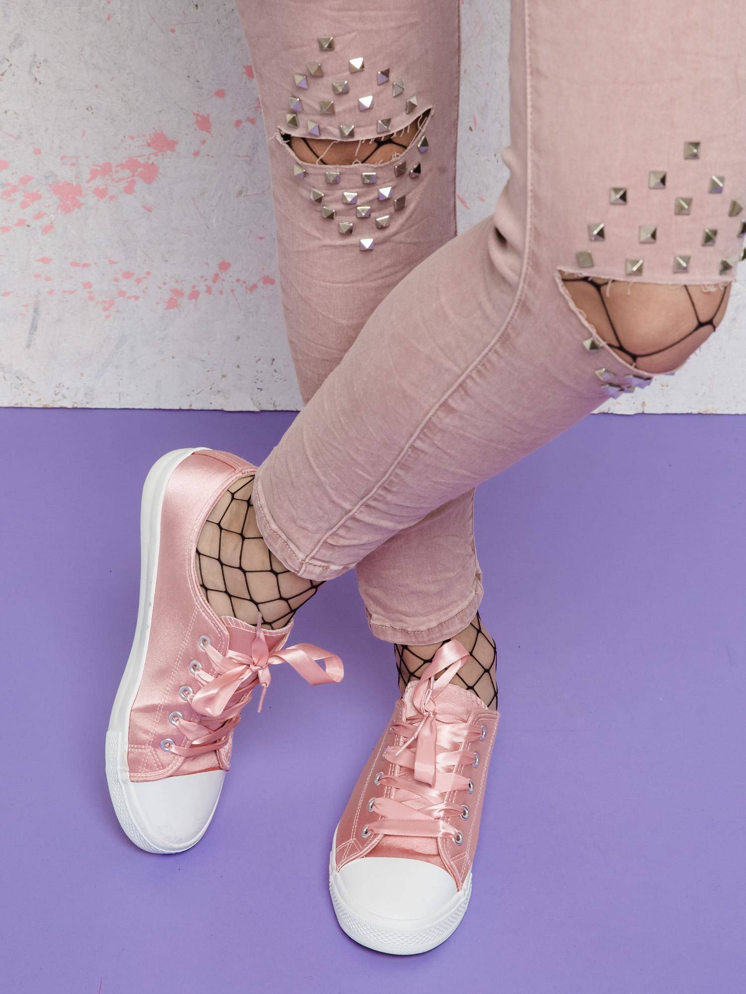 Euphora jeans decorated with cuts and rhinestones on the knees pink