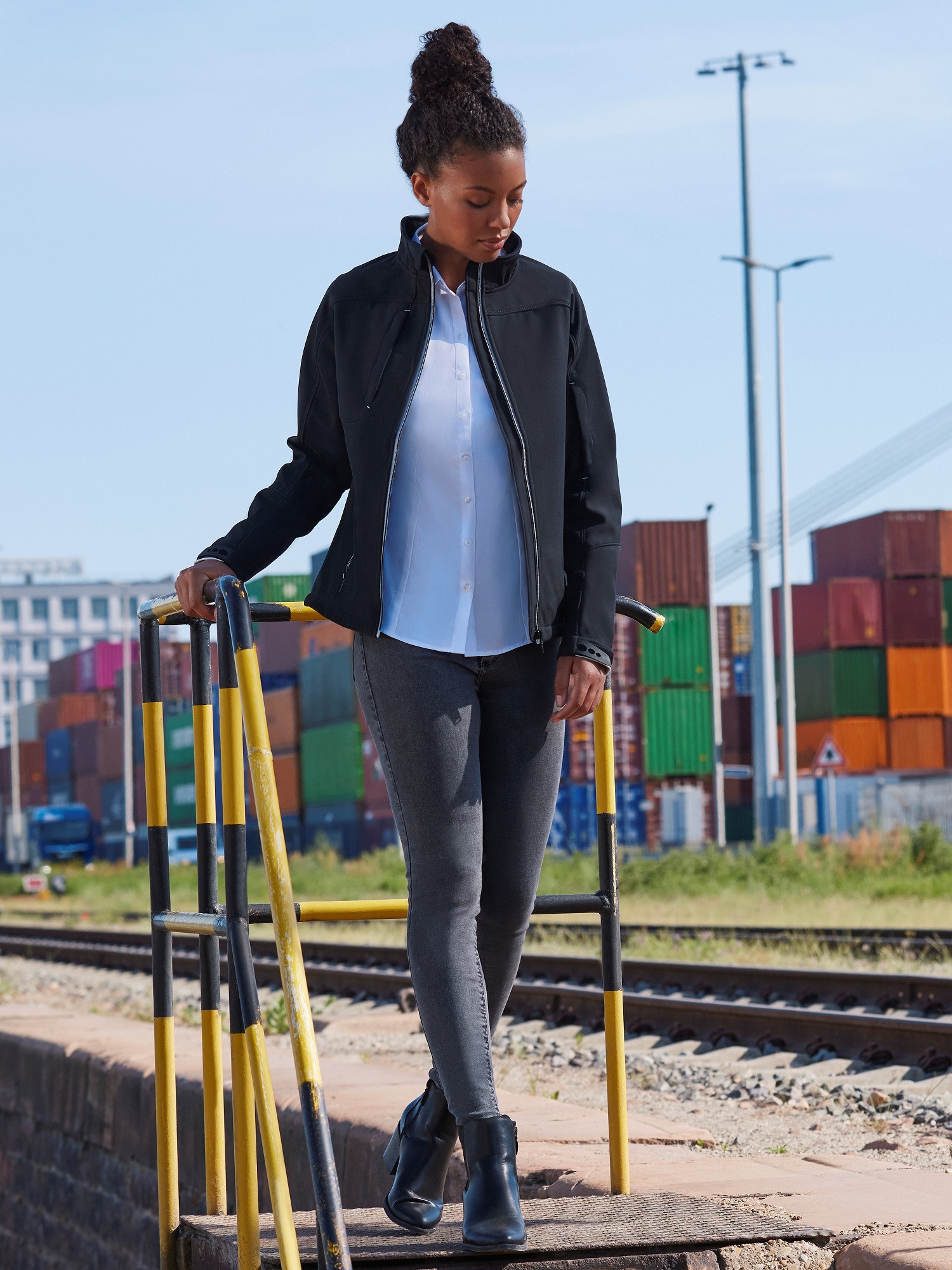 Women's Bionic Softshell Jacket R410M 94% Polyester 6% Elastane 320g