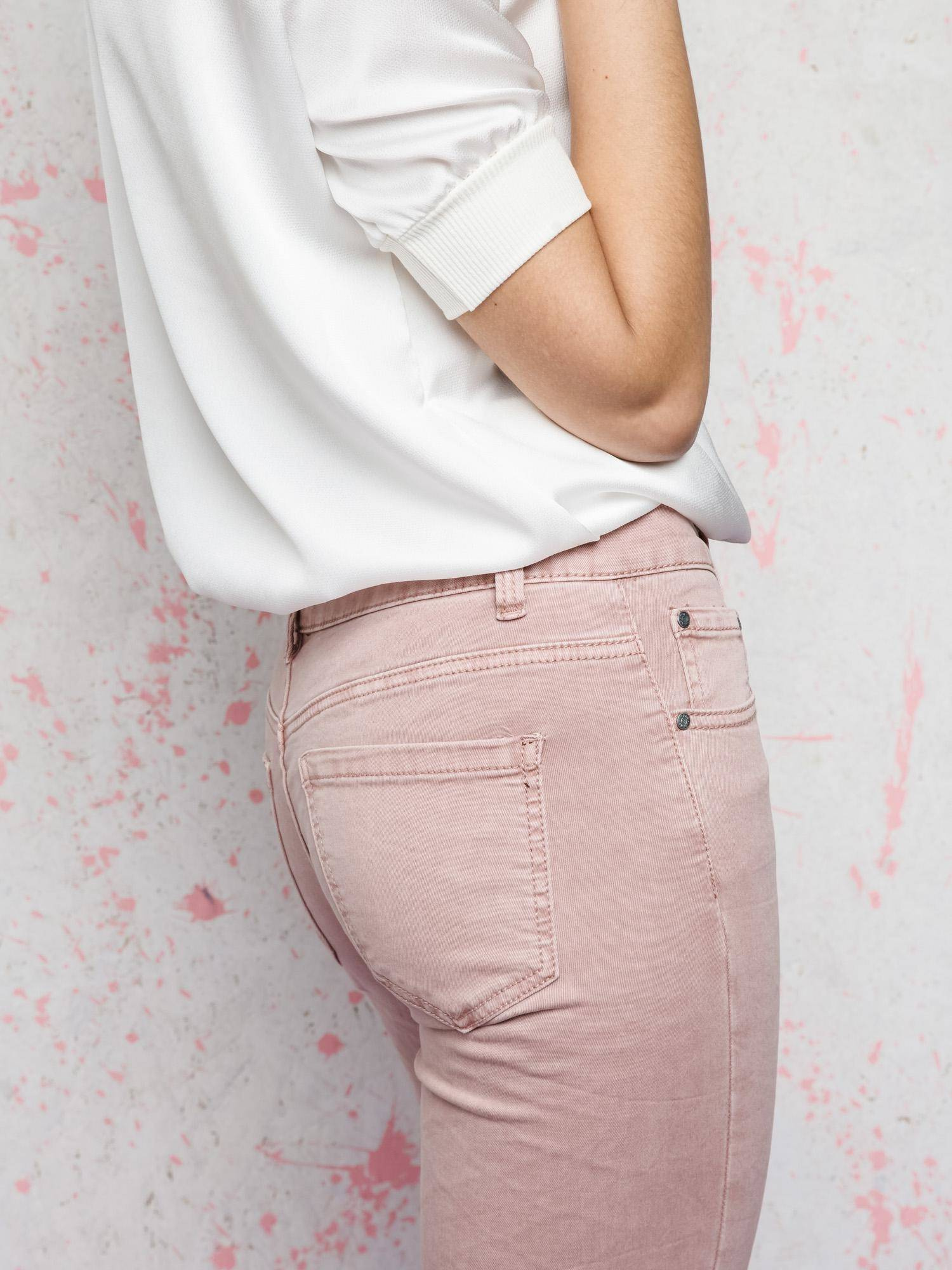 Euphora jeans decorated with cuts and rhinestones on the knees pink