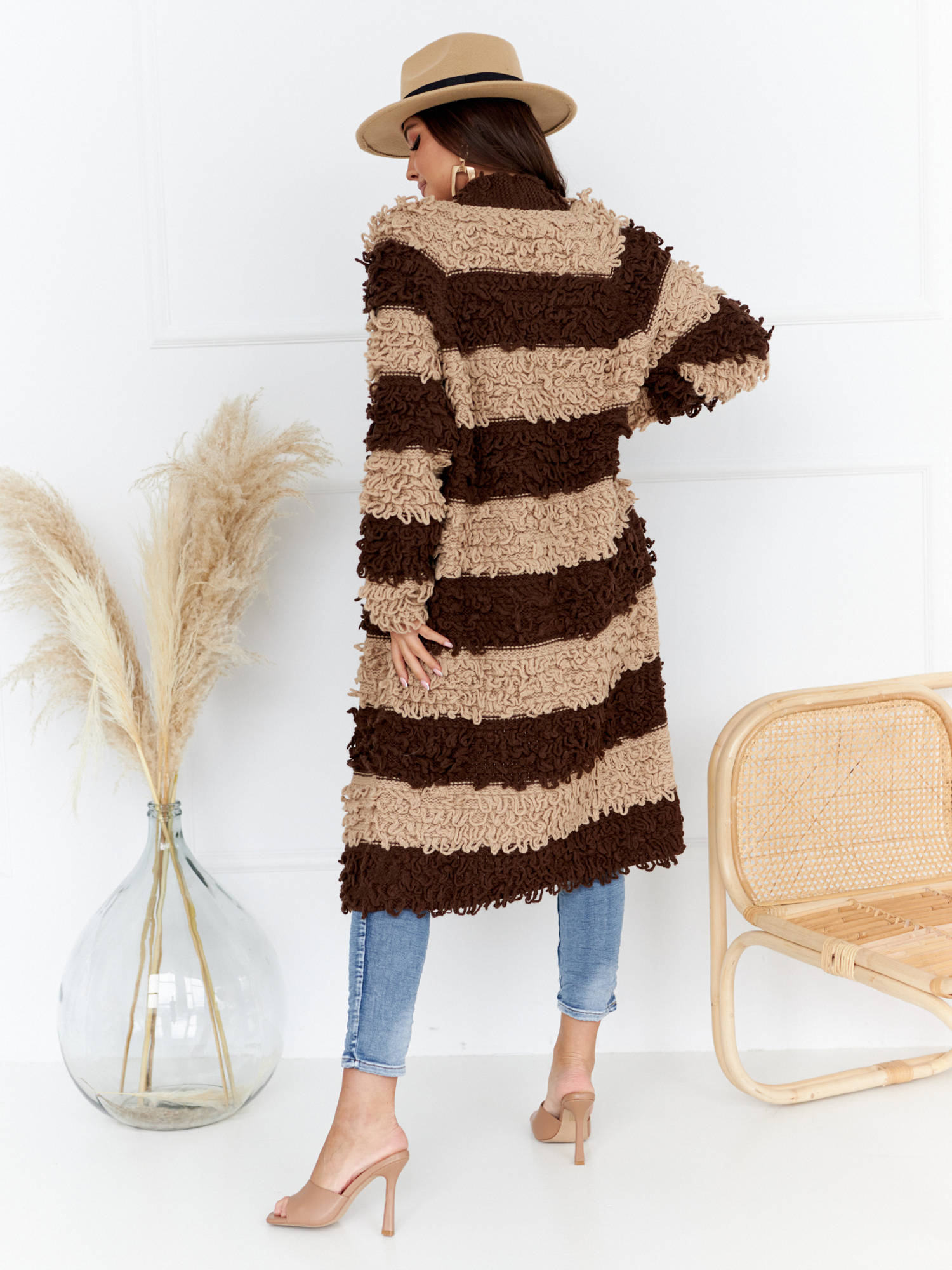 Brown cardigan By o la la cxp1050. R00