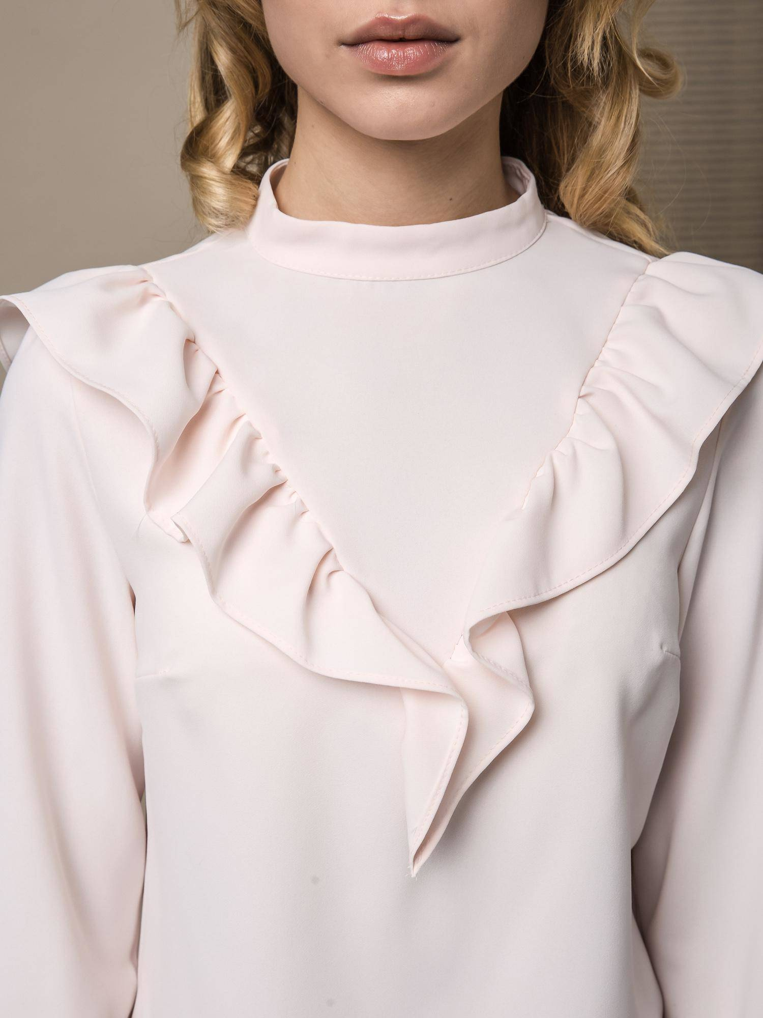Lola blouse with frills at the front pink