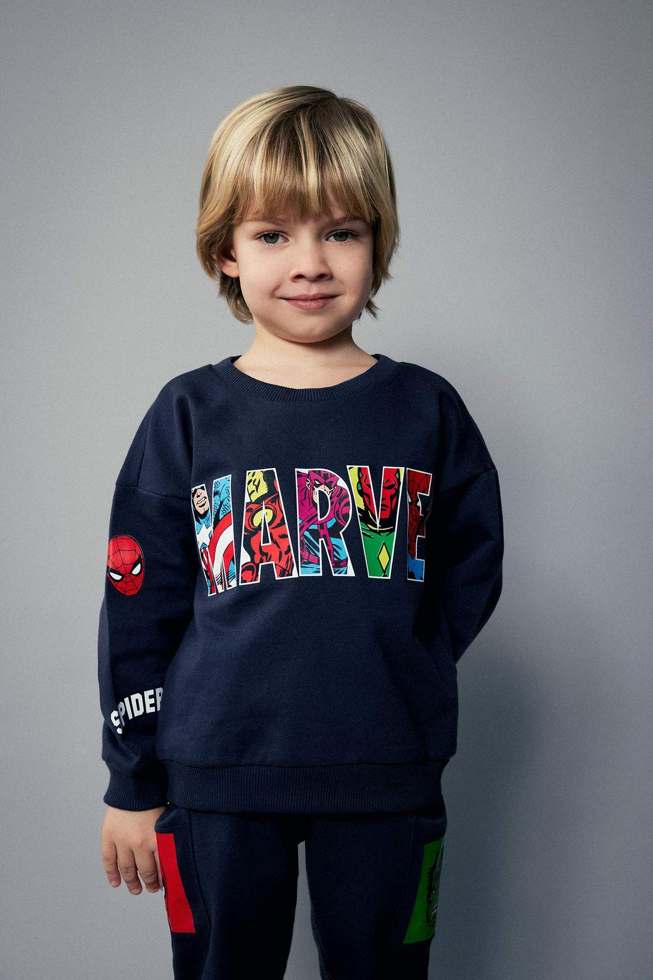 Levně DEFACTO Baby Boy Marvel Comics Crew Neck Sweatshirt