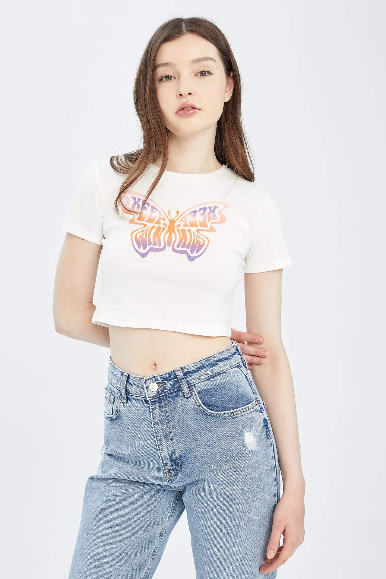 Levně DEFACTO Cool Fitted Crew Neck Printed Short Sleeve Crop T-Shirt