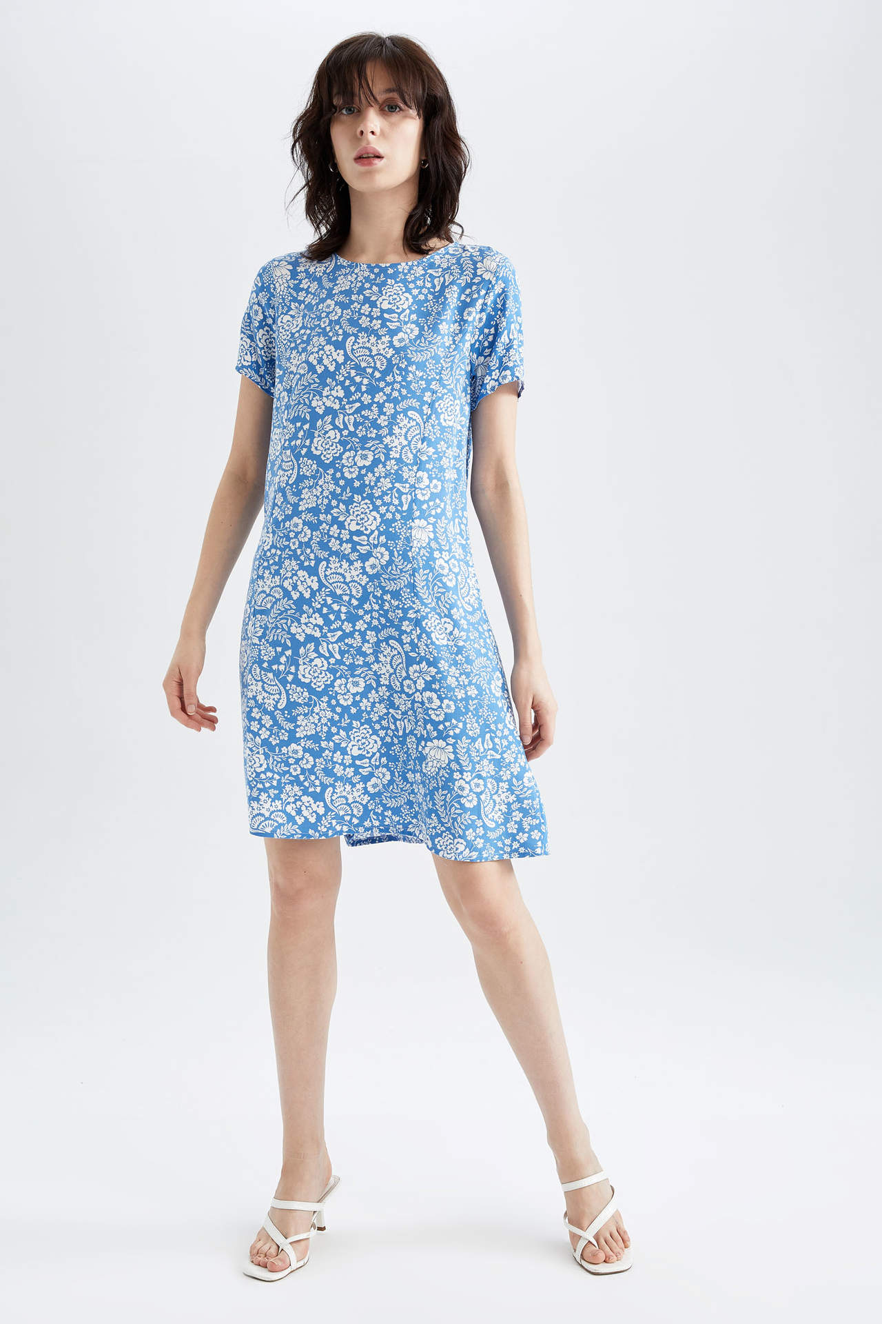 Levně DEFACTO Relax Fit A Cut Short Sleeve Printed Mini Dress