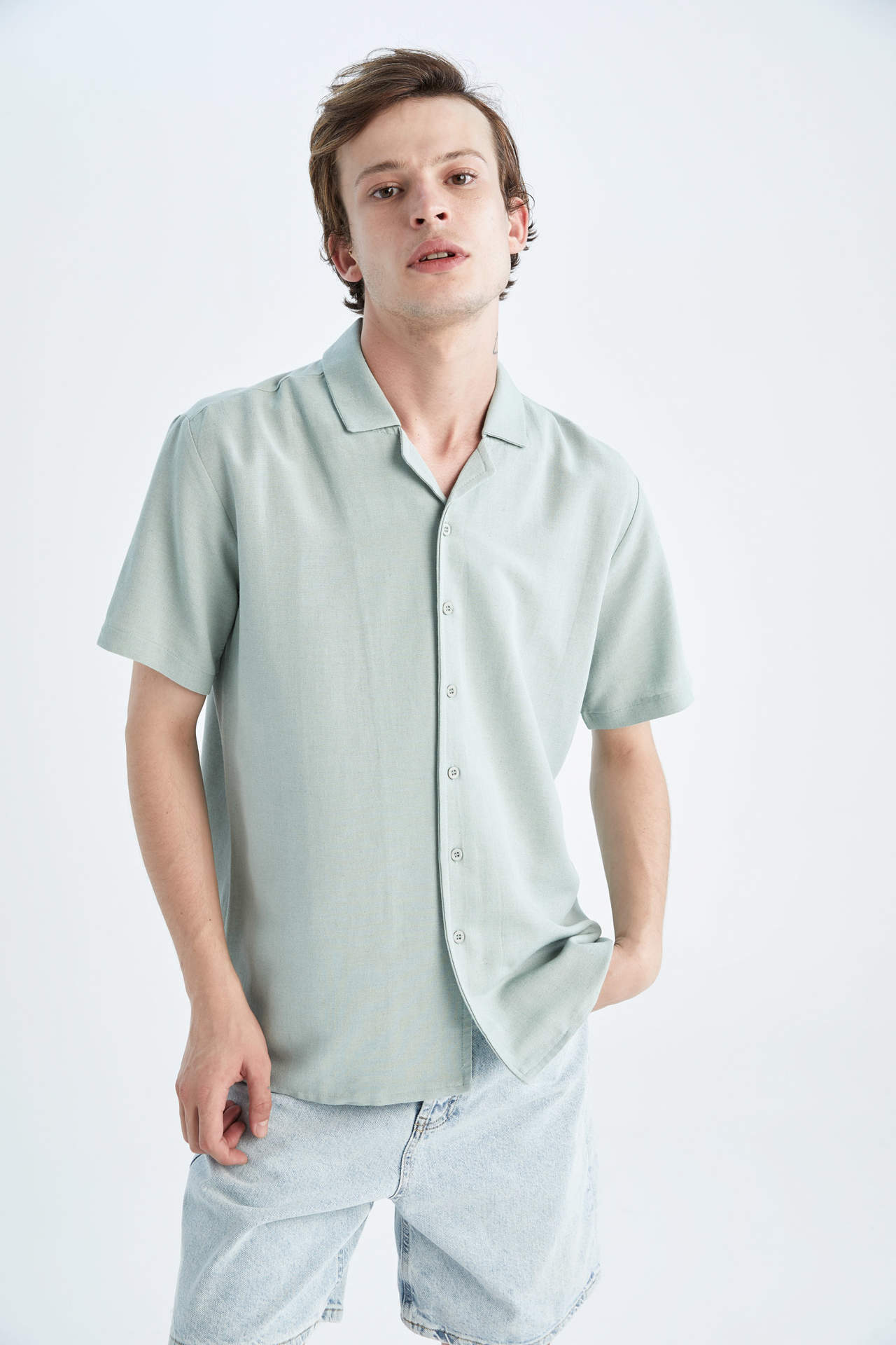 Levně DEFACTO Regular Fit Top Collar Linen Short Sleeve Shirt
