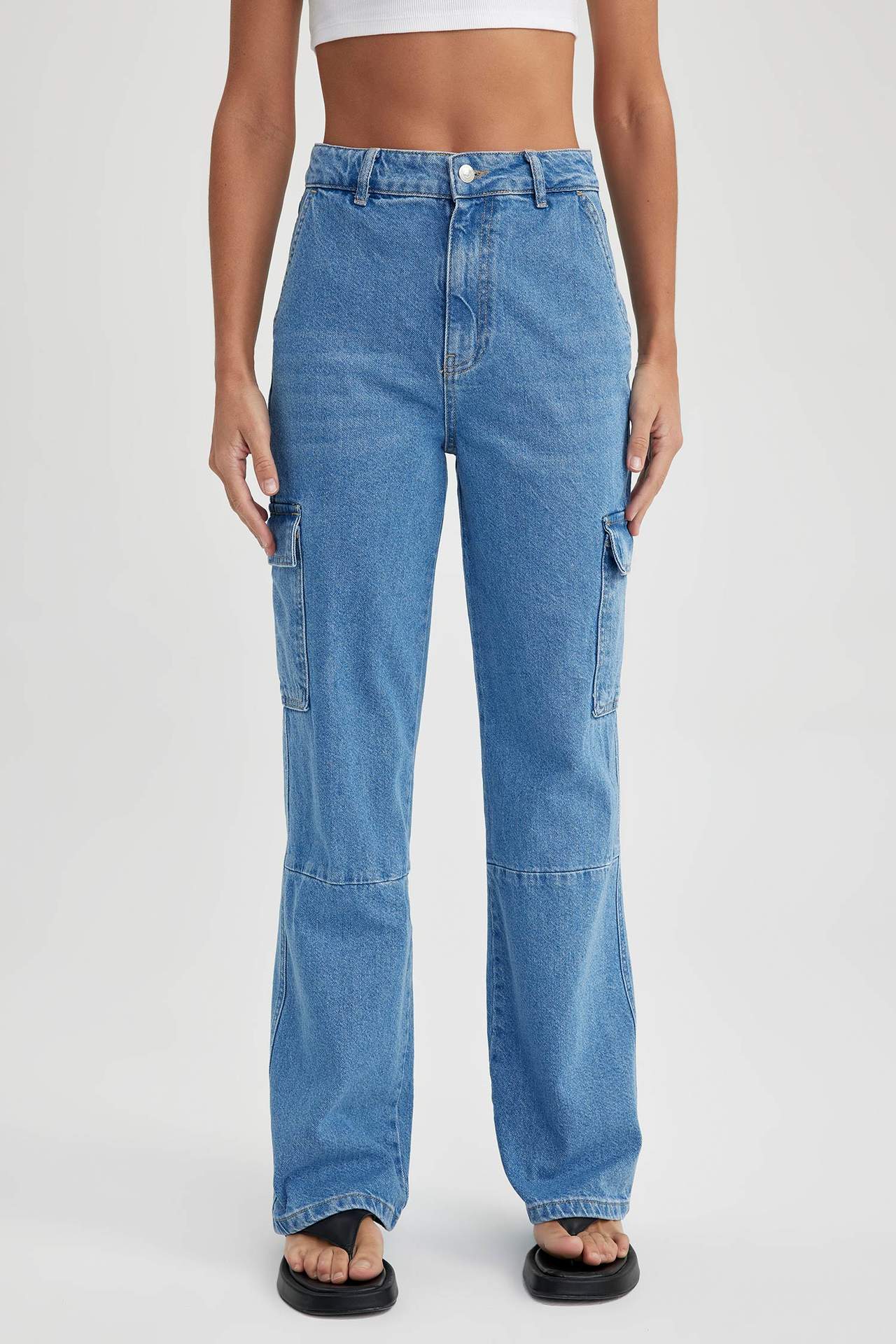 DEFACTO Wide Leg Jeans With Cargo Pocket