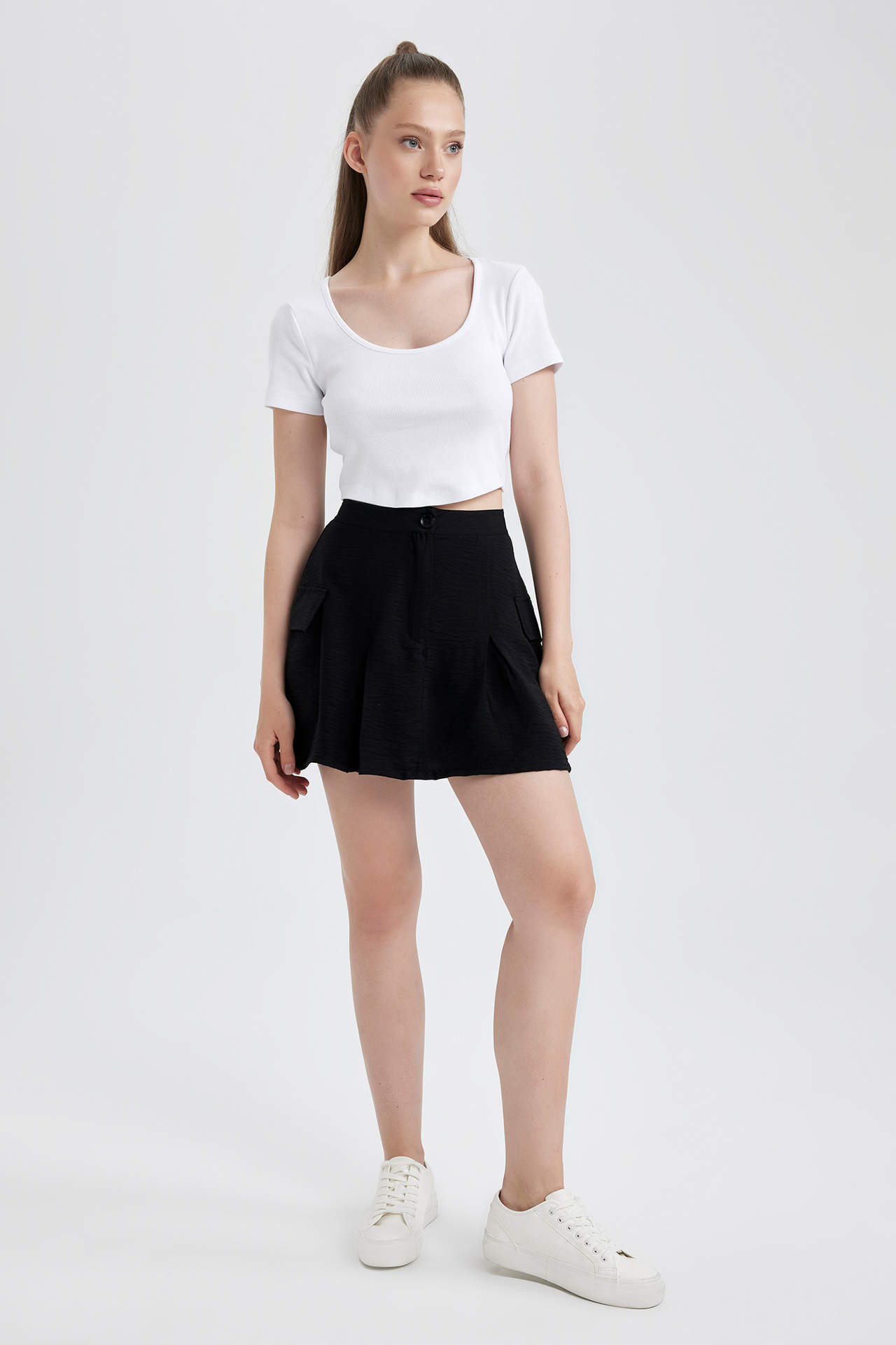 Levně DEFACTO Coool Short Skirt Mini Skirt