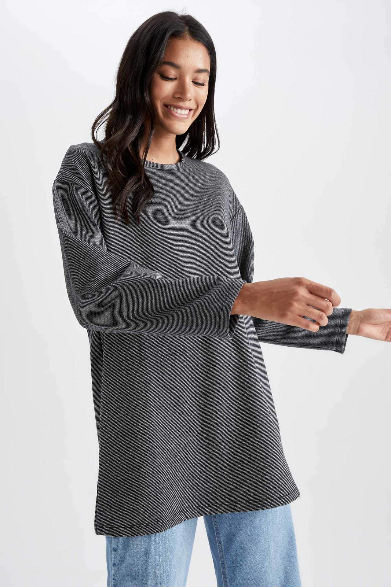 Levně DEFACTO Thin Sweatshirt Fabric Regular Fit Long Sleeve Tunic