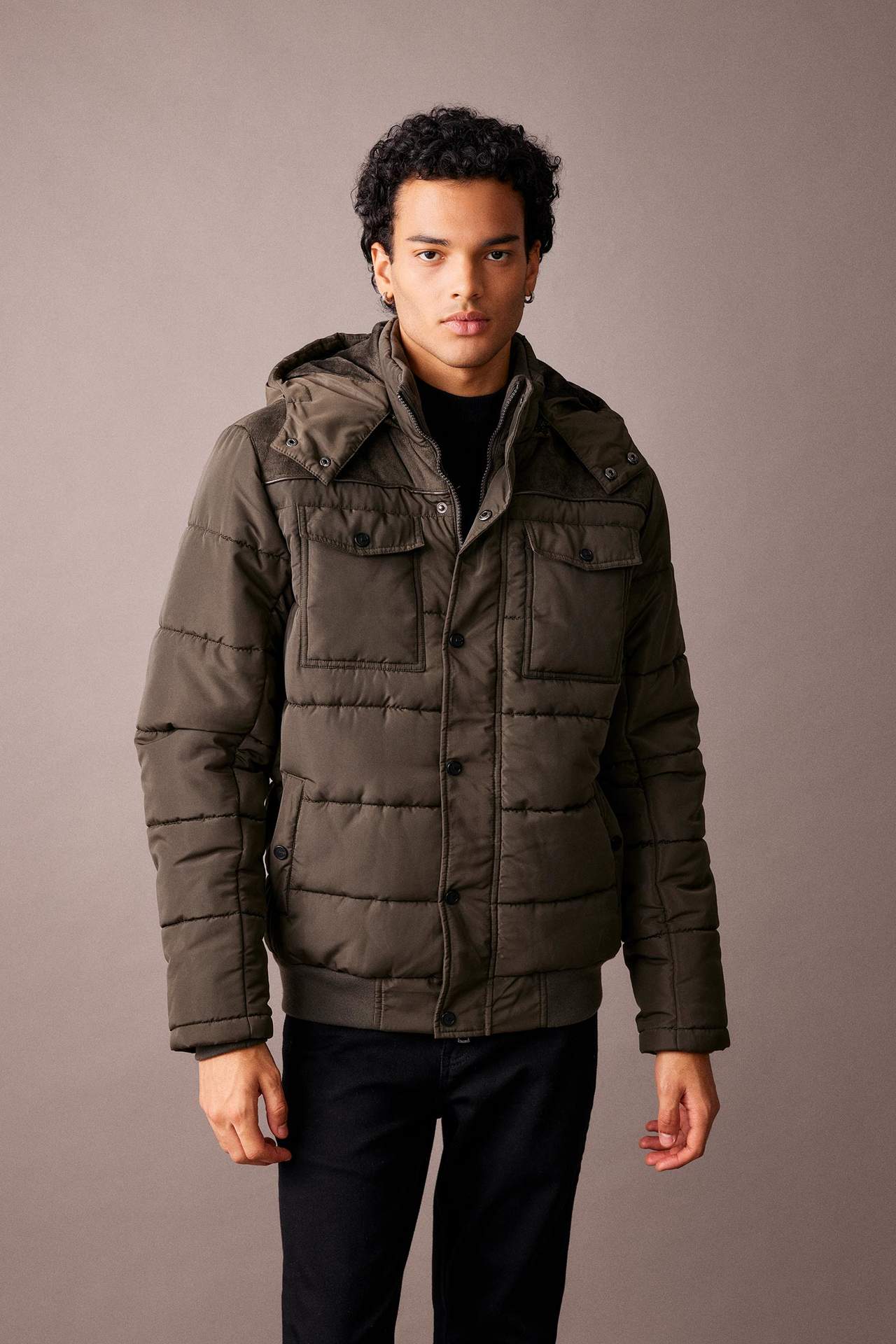 Levně DEFACTO Slim Fit Hooded Faux Fur Lined Puffer Puffer Jacket