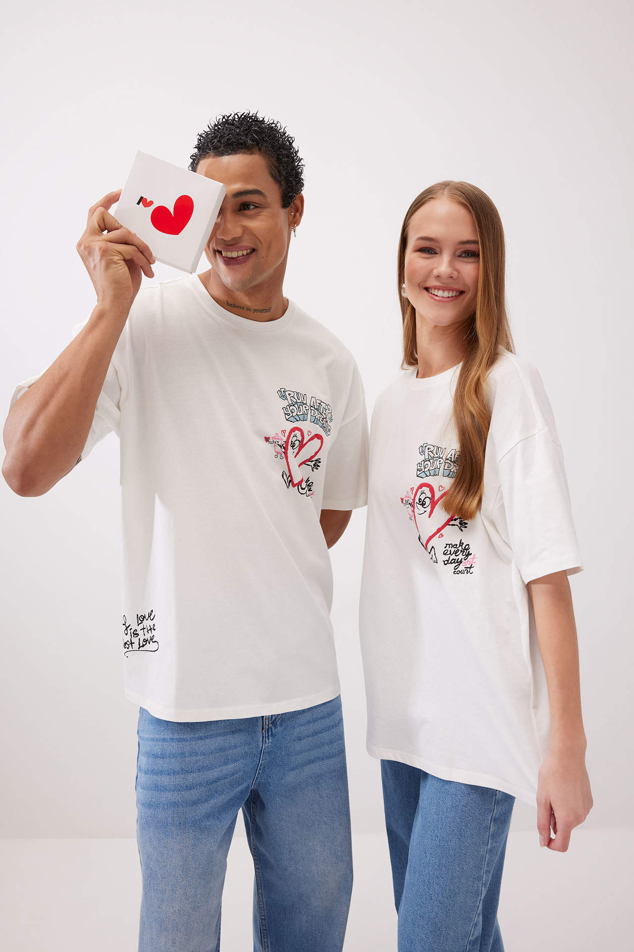 Levně DEFACTO Unisex Valentine Day Oversize Fit Printed T-Shirt
