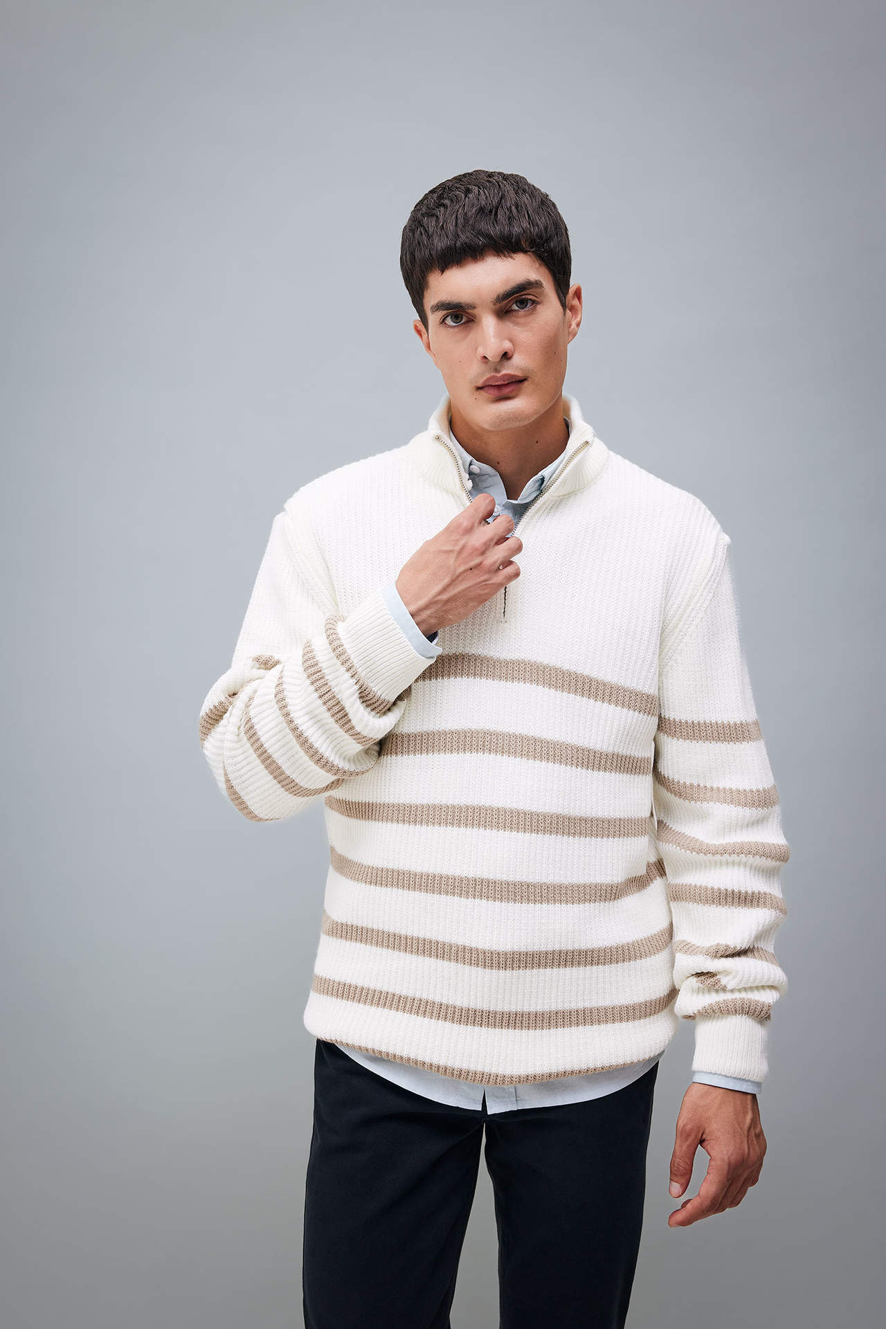 Levně DEFACTO Standard Fit Turtleneck Knitwear Pullover