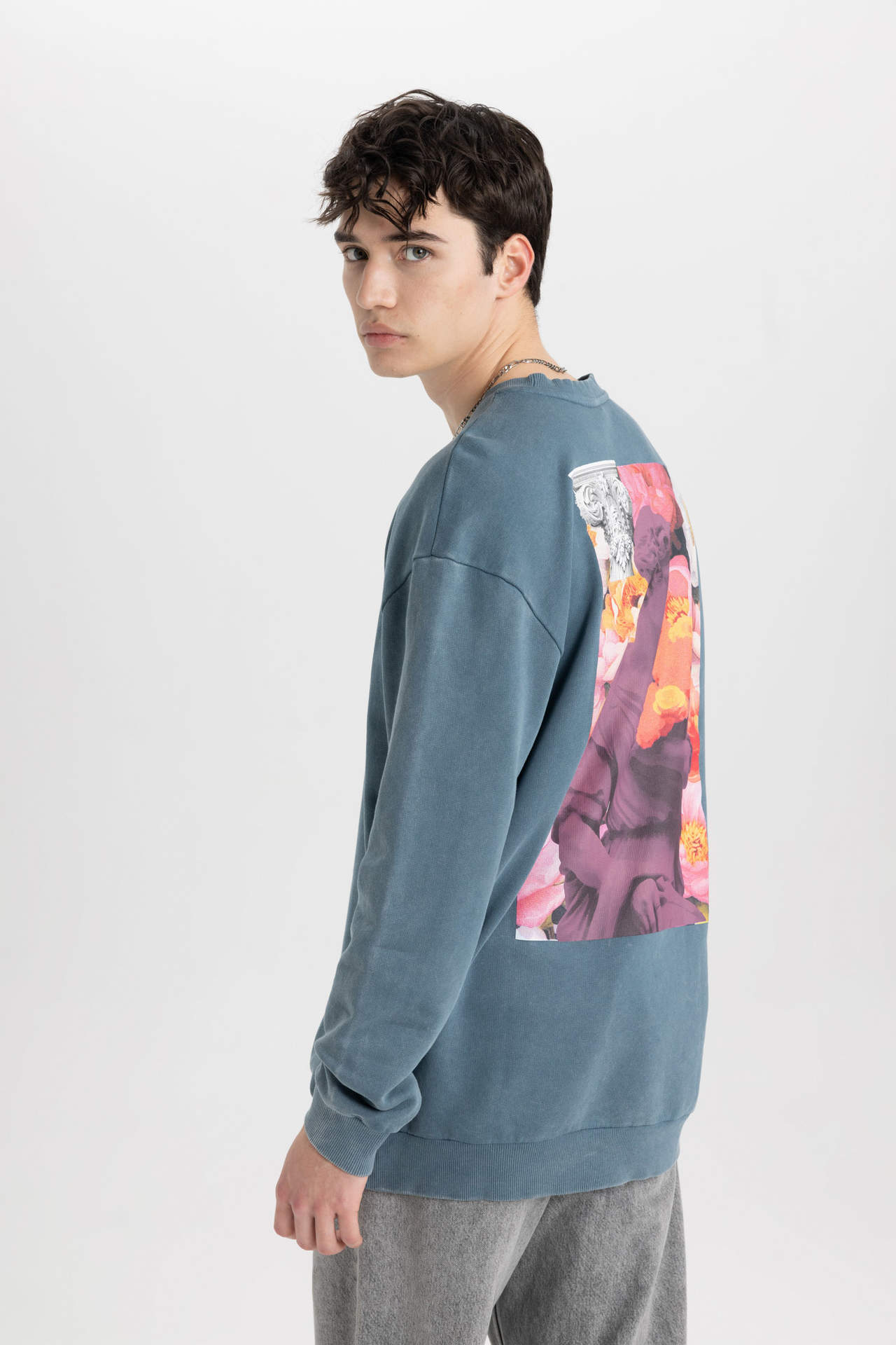 DEFACTO Comfort Fit Floral Sweatshirt