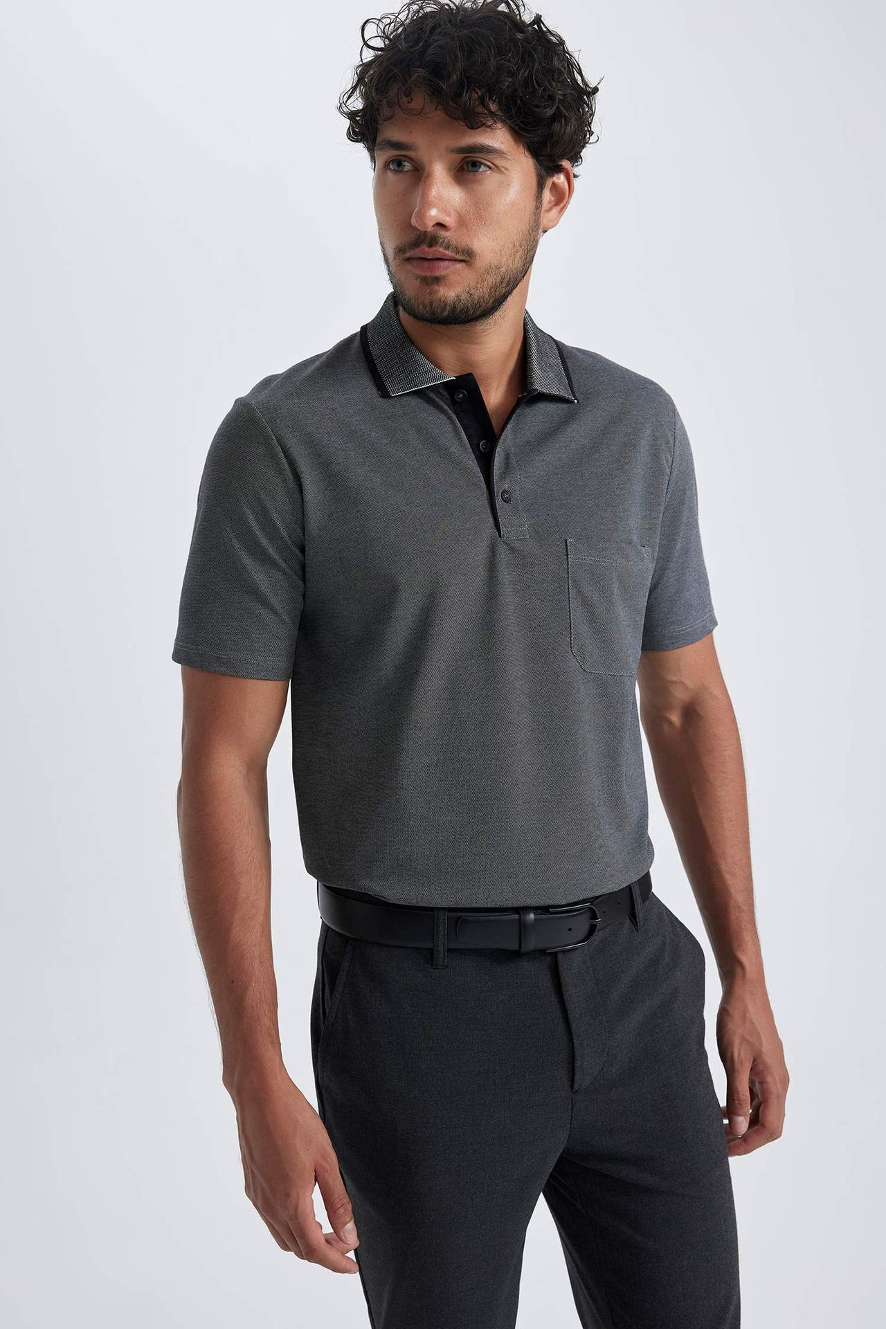 Levně DEFACTO Regular Fit Polo Collar Pique Polo T-Shirt