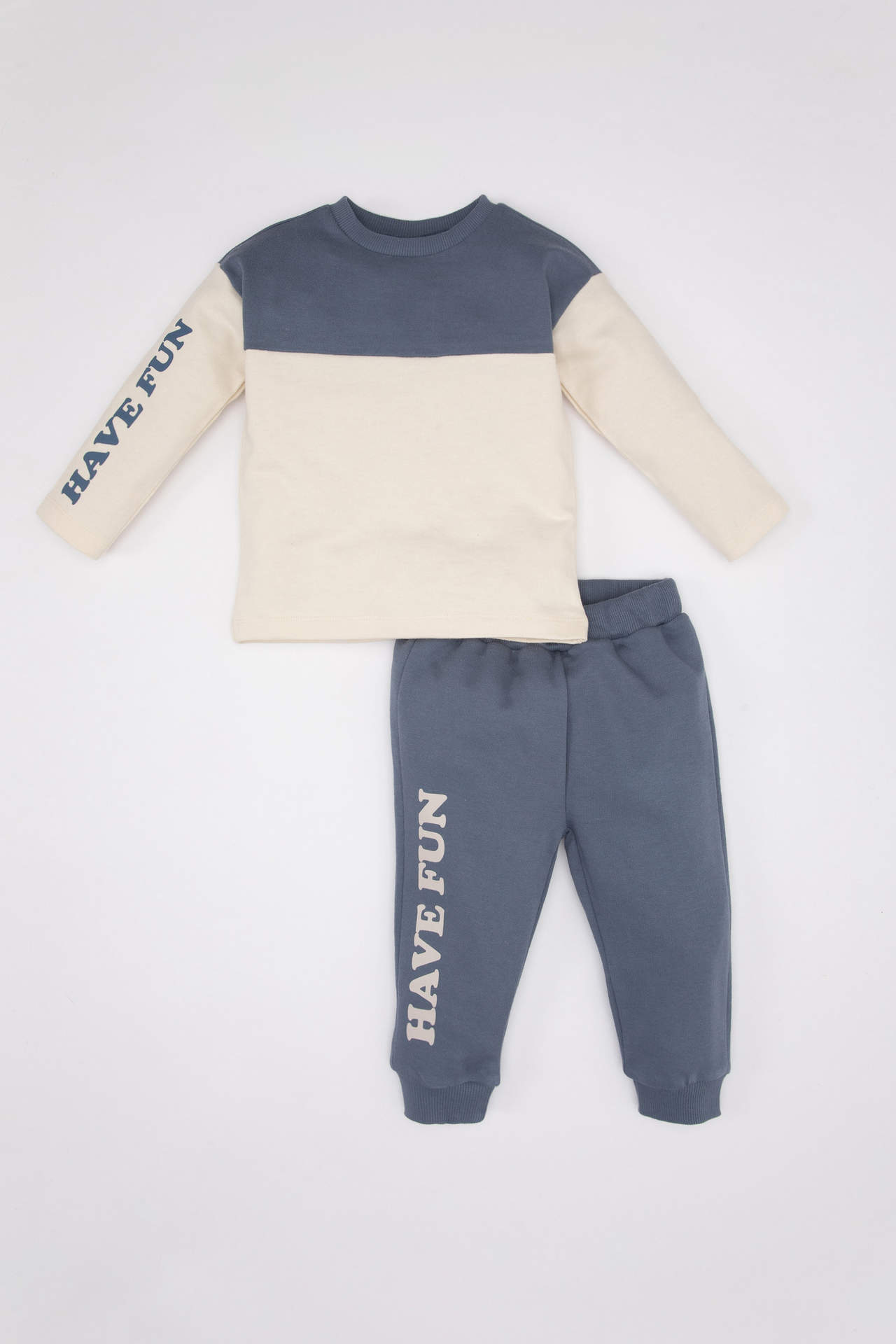 Levně DEFACTO Baby Boy Color Blocked Cotton T-Shirt Sweatpants 2 Piece Set
