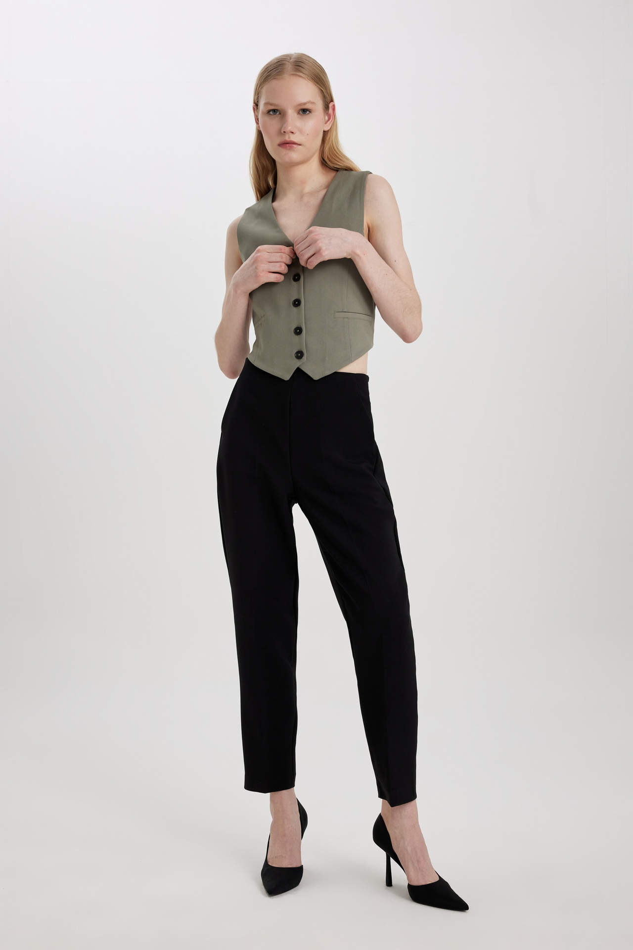 Levně DEFACTO Carrot Fit Ankle Length With Pockets Trousers